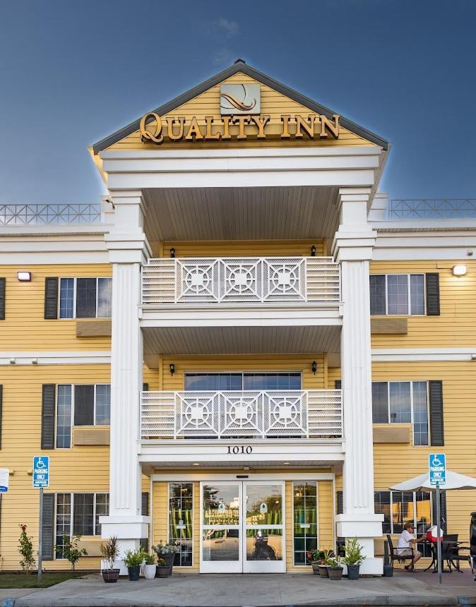 Quality Inn & Suites Tulare — hotel in Tulare