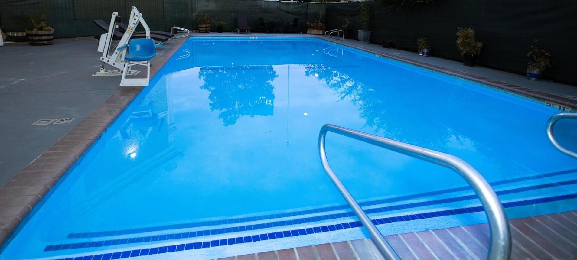 Quality Inn & Suites Tulare photo 4