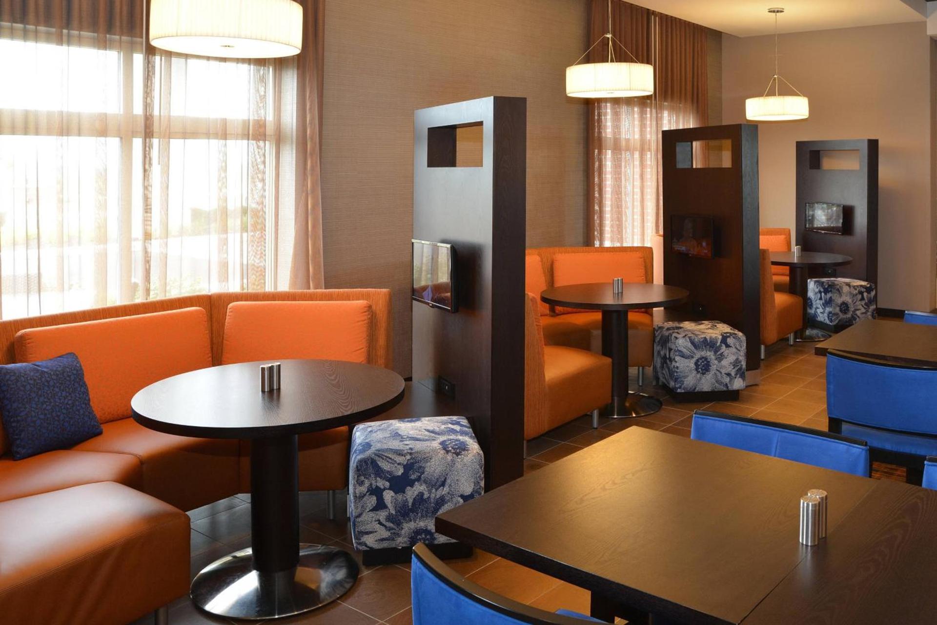 Courtyard by Marriott Youngstown Canfield photo 14