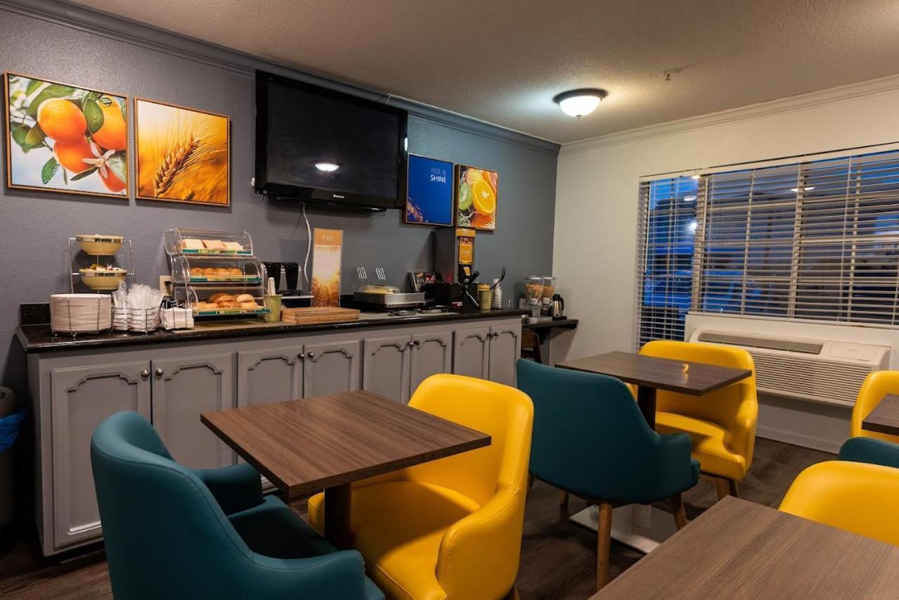 Quality Inn & Suites Tulare photo 21