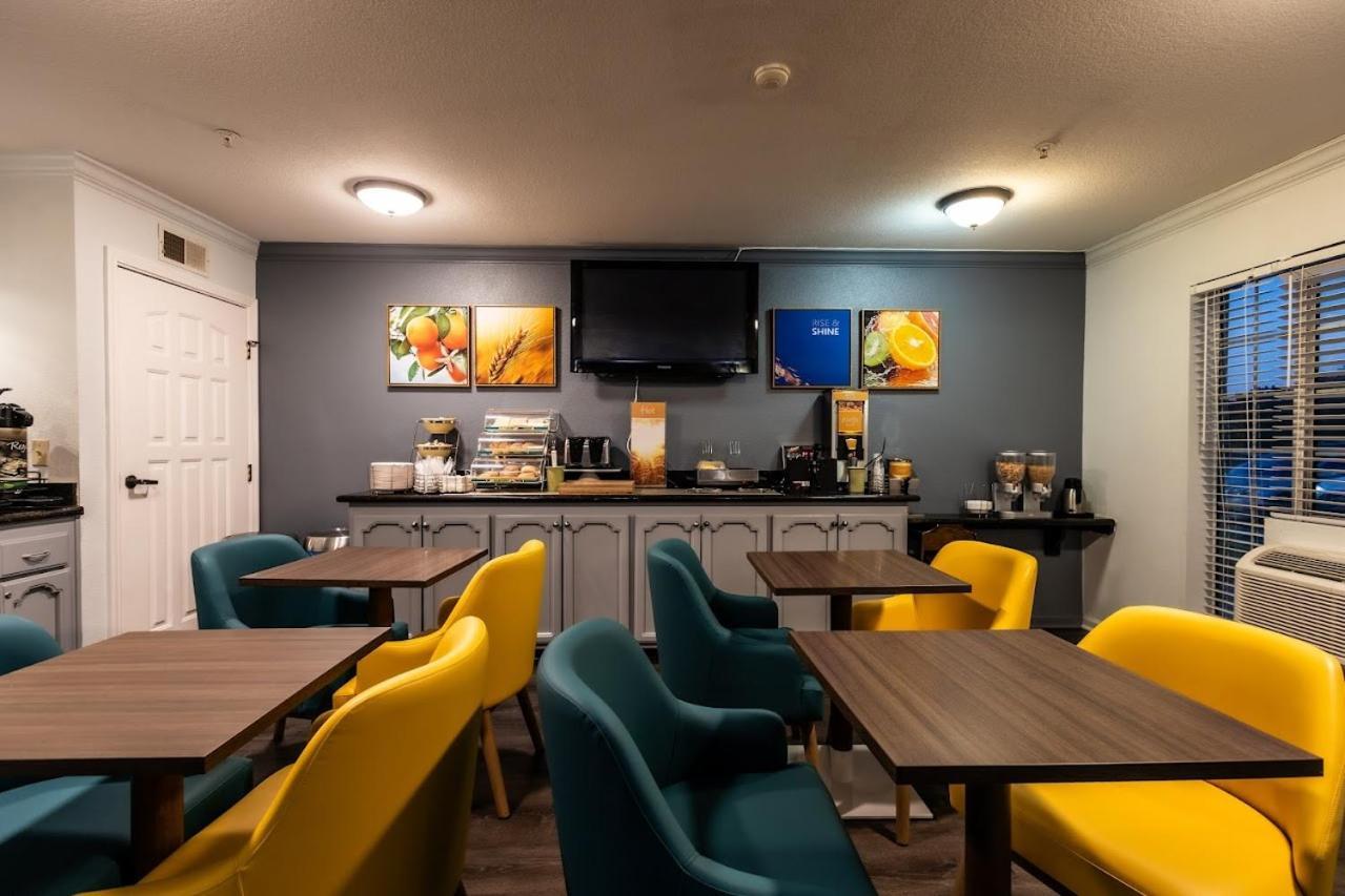 Quality Inn & Suites Tulare photo 19