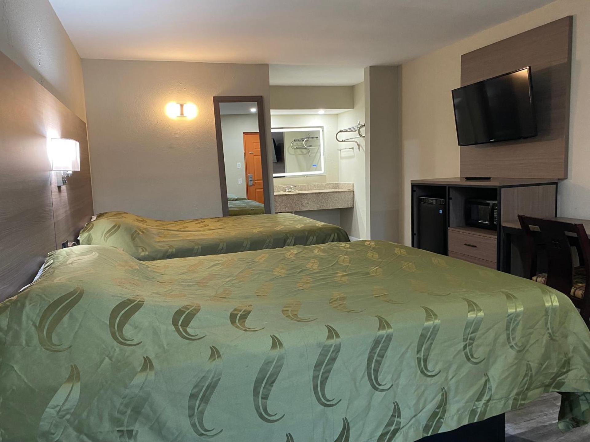 Brentwood Inn & Suites photo 9