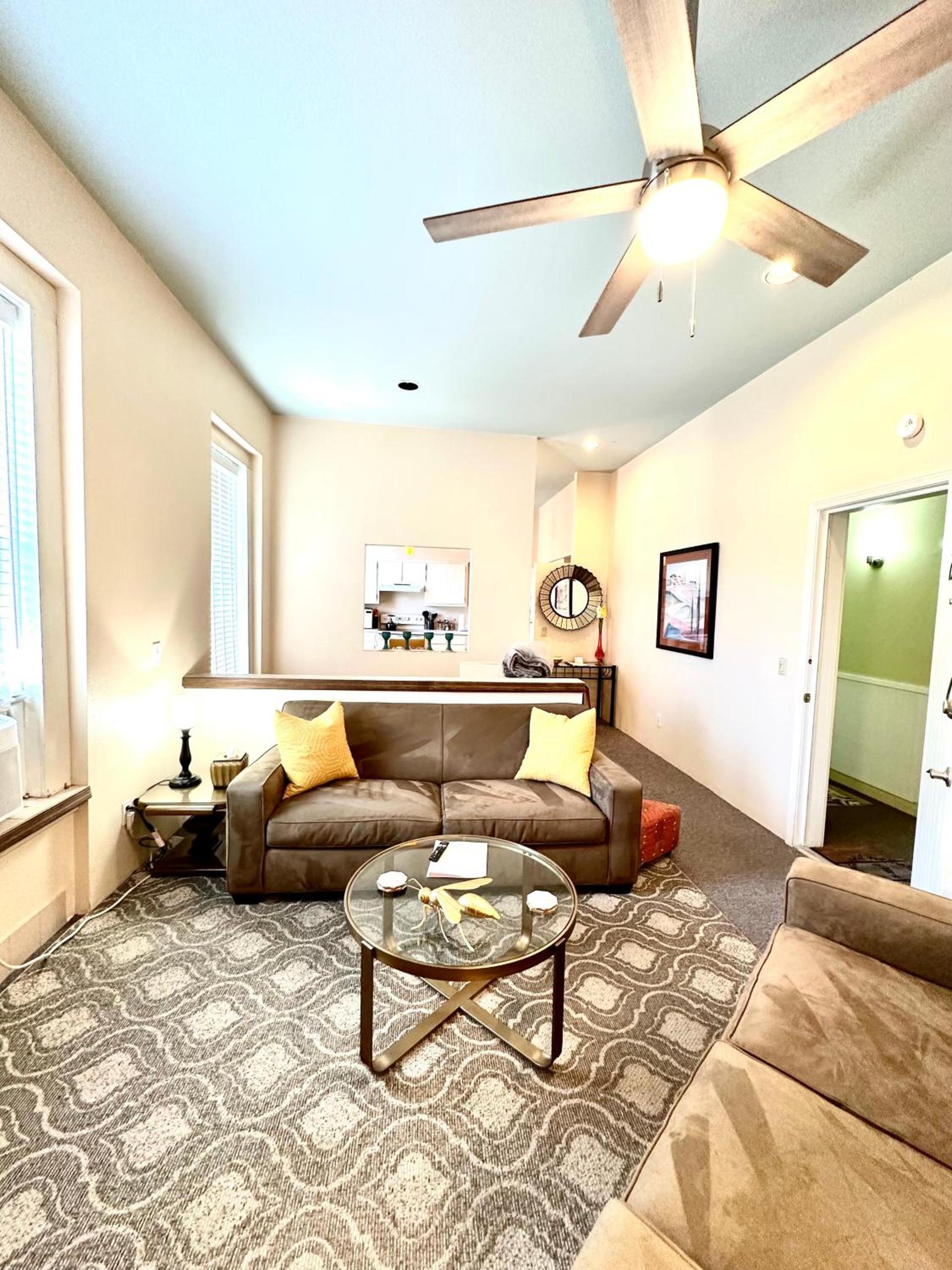Bisbee Brownstone Suites photo 85