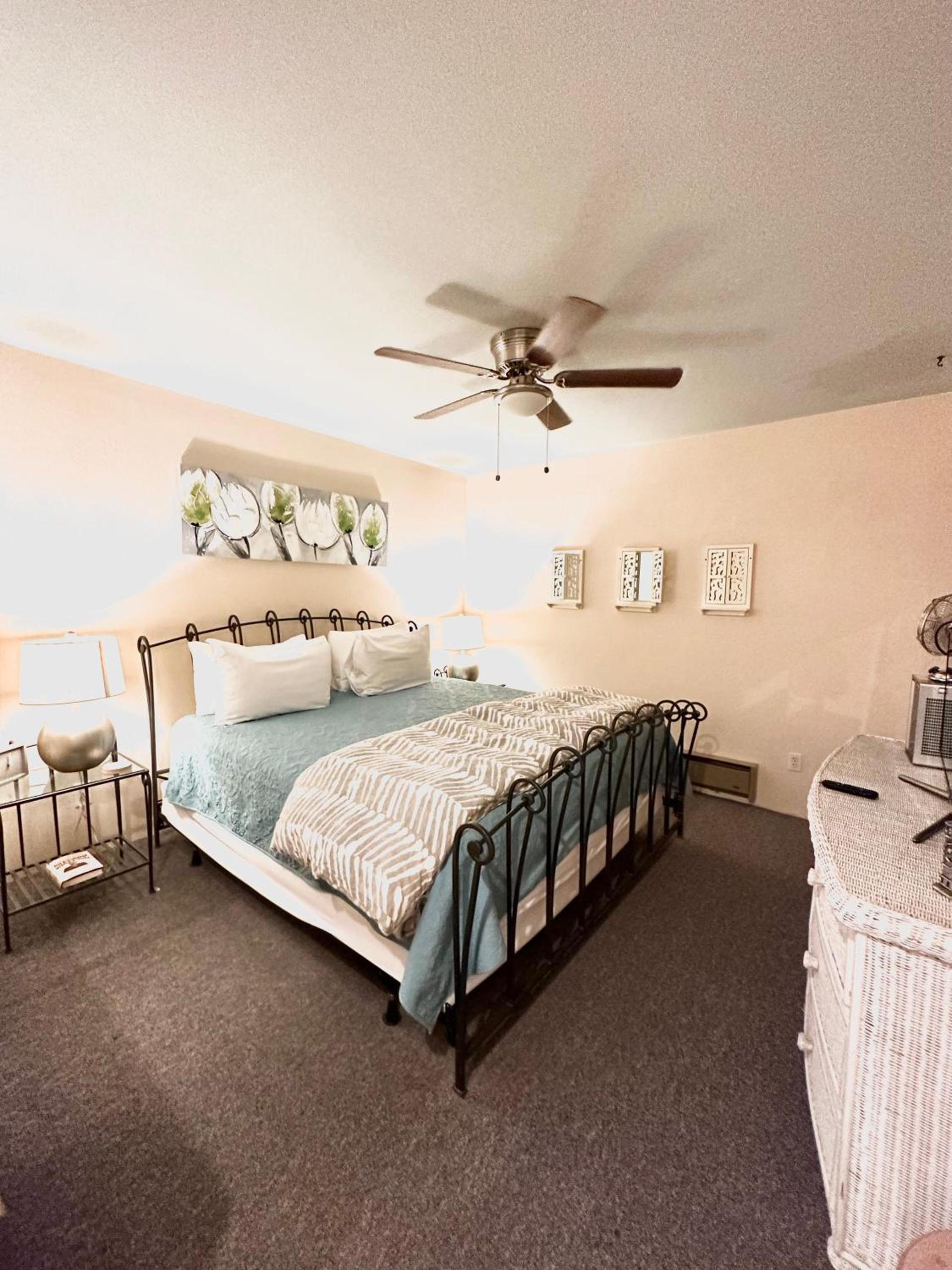 Bisbee Brownstone Suites photo 87