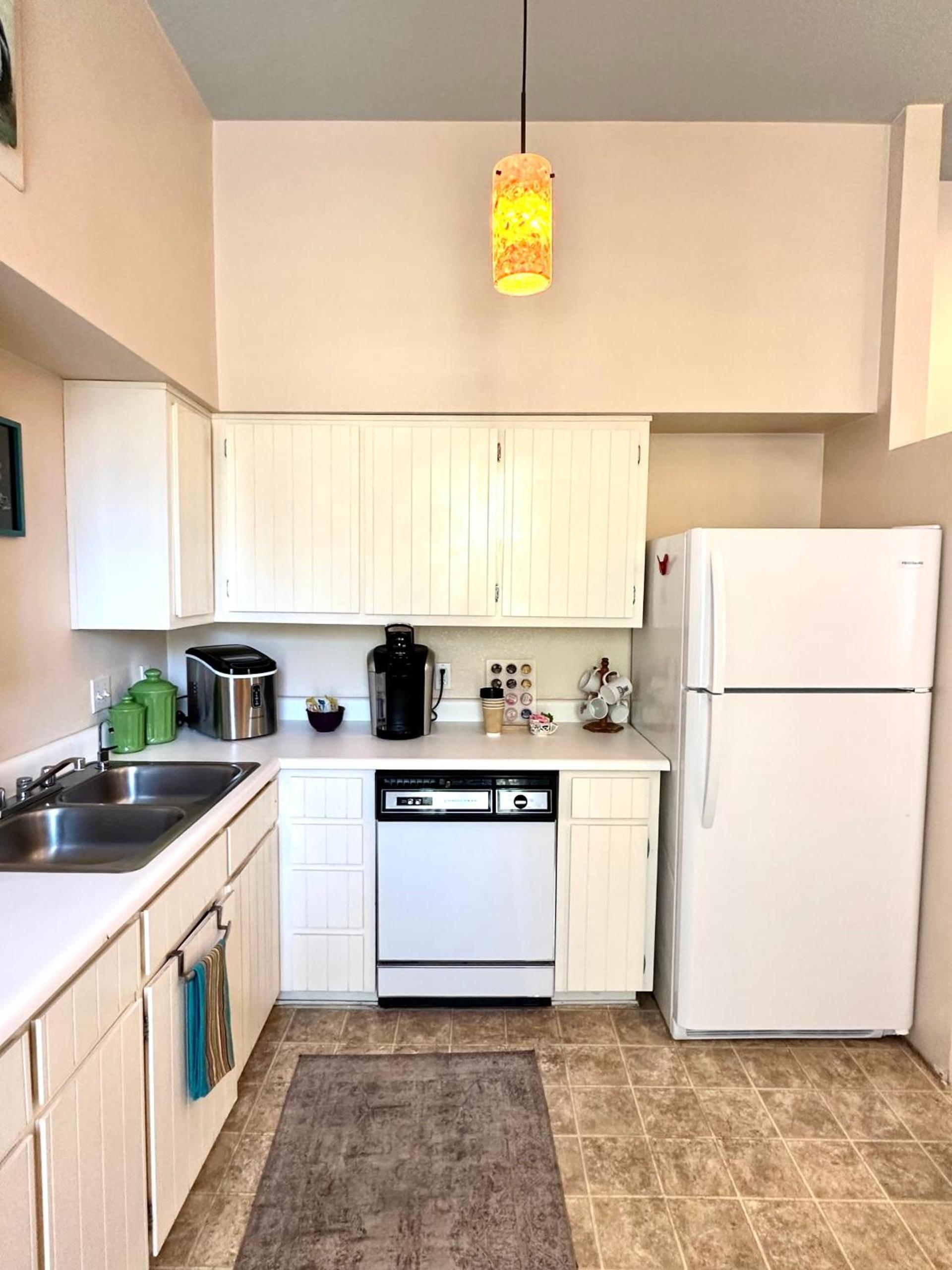 Bisbee Brownstone Suites photo 91