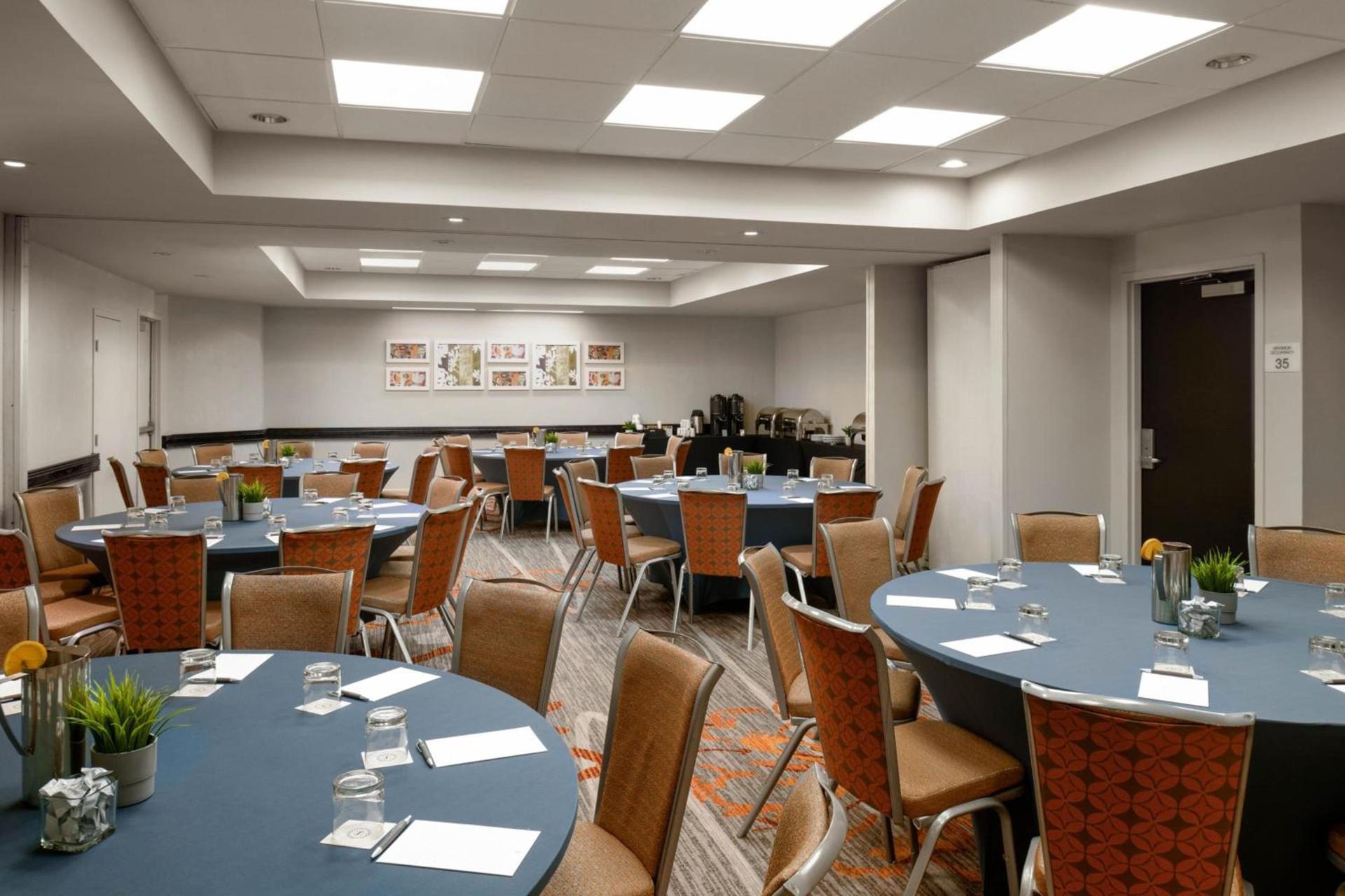 Sheraton Suites Orlando Airport Hotel photo 27