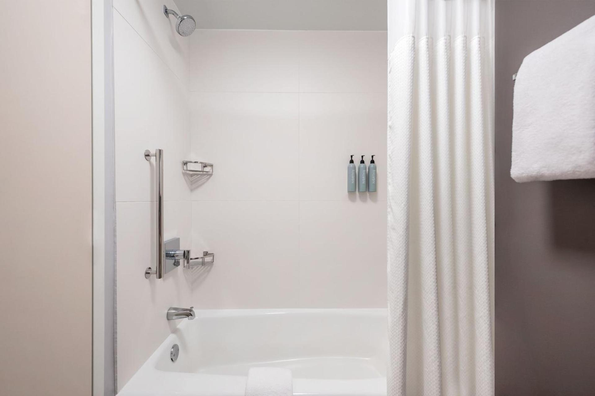 Courtyard by Marriott Charlotte Ballantyne photo 33