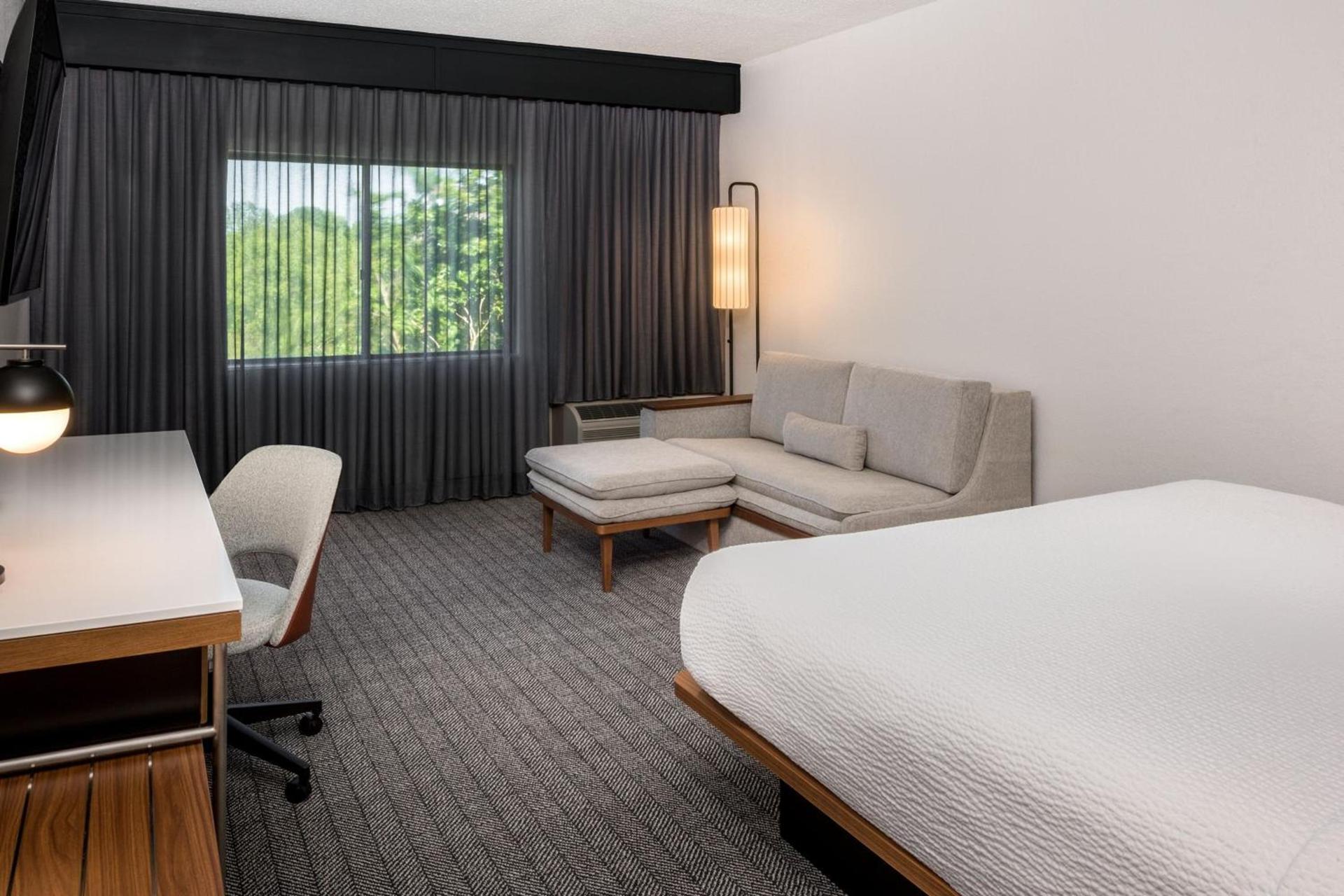 Courtyard by Marriott Charlotte Ballantyne photo 31