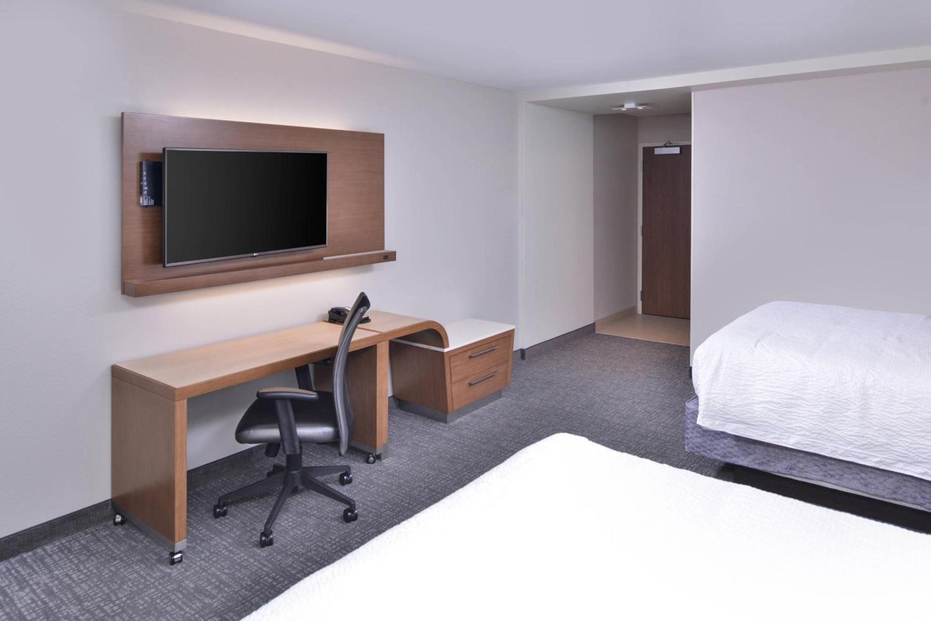 Courtyard by Marriott Columbus Grove City photo 10