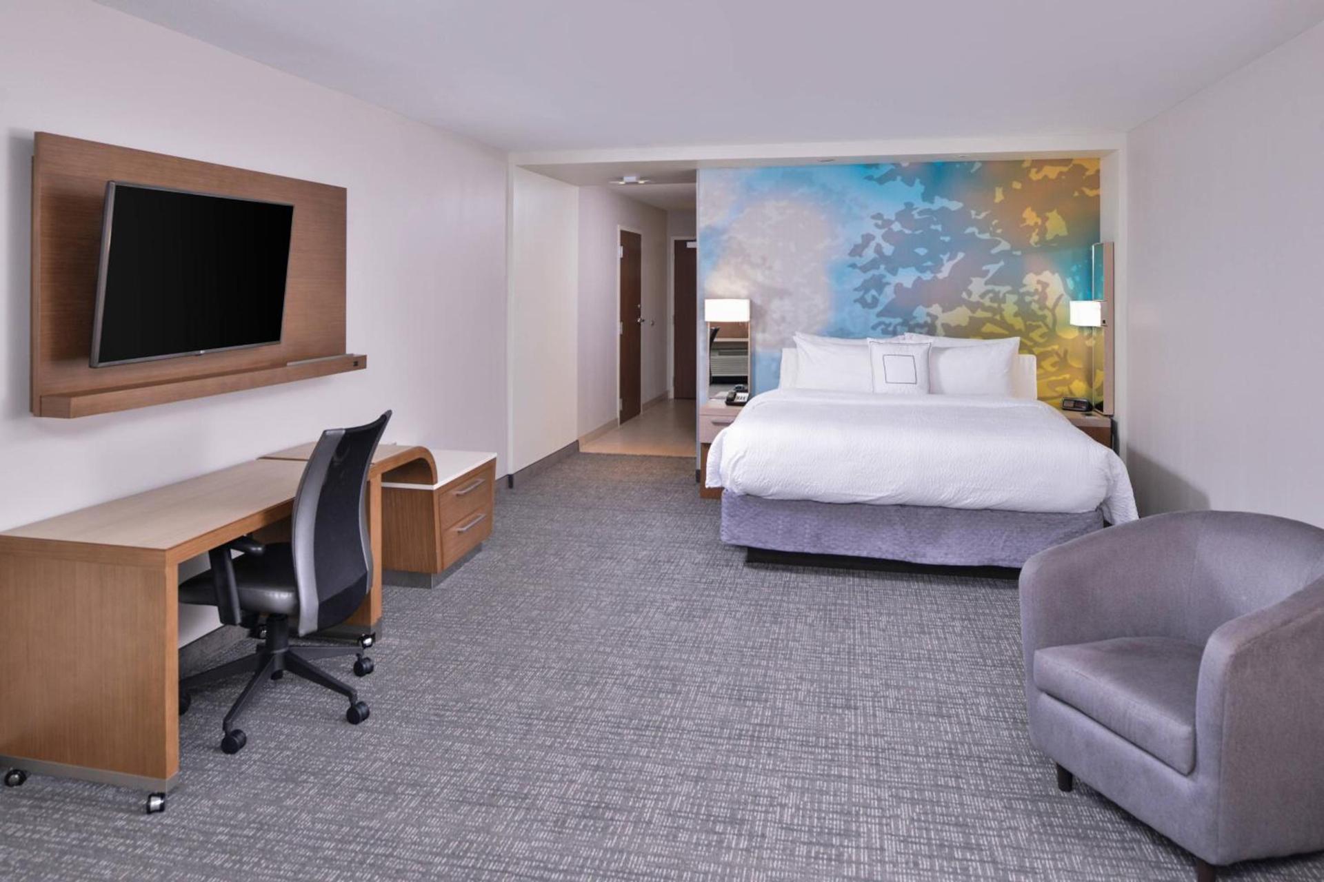 Courtyard by Marriott Columbus Grove City photo 17