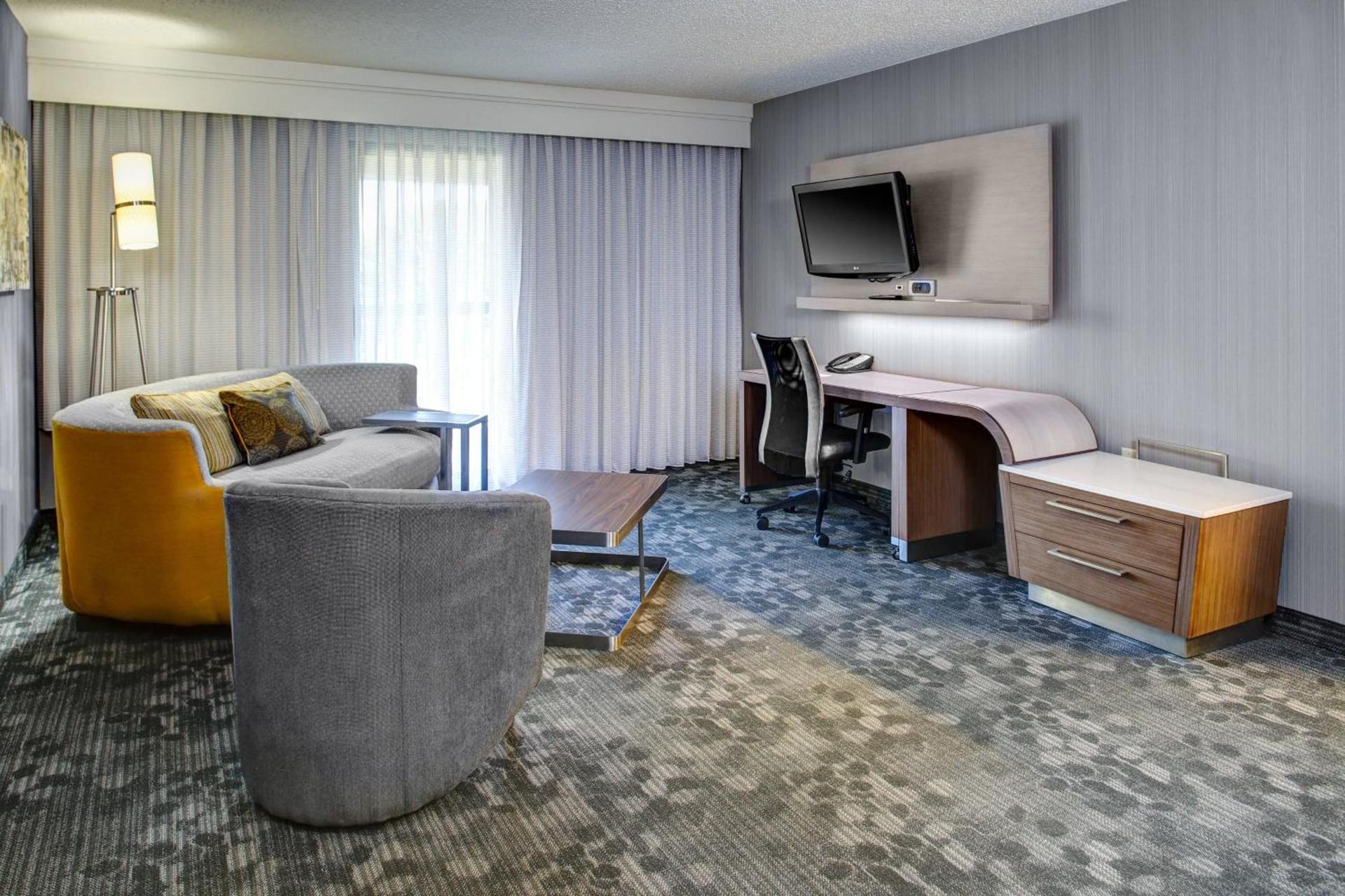 Courtyard by Marriott Cleveland Westlake photo 9