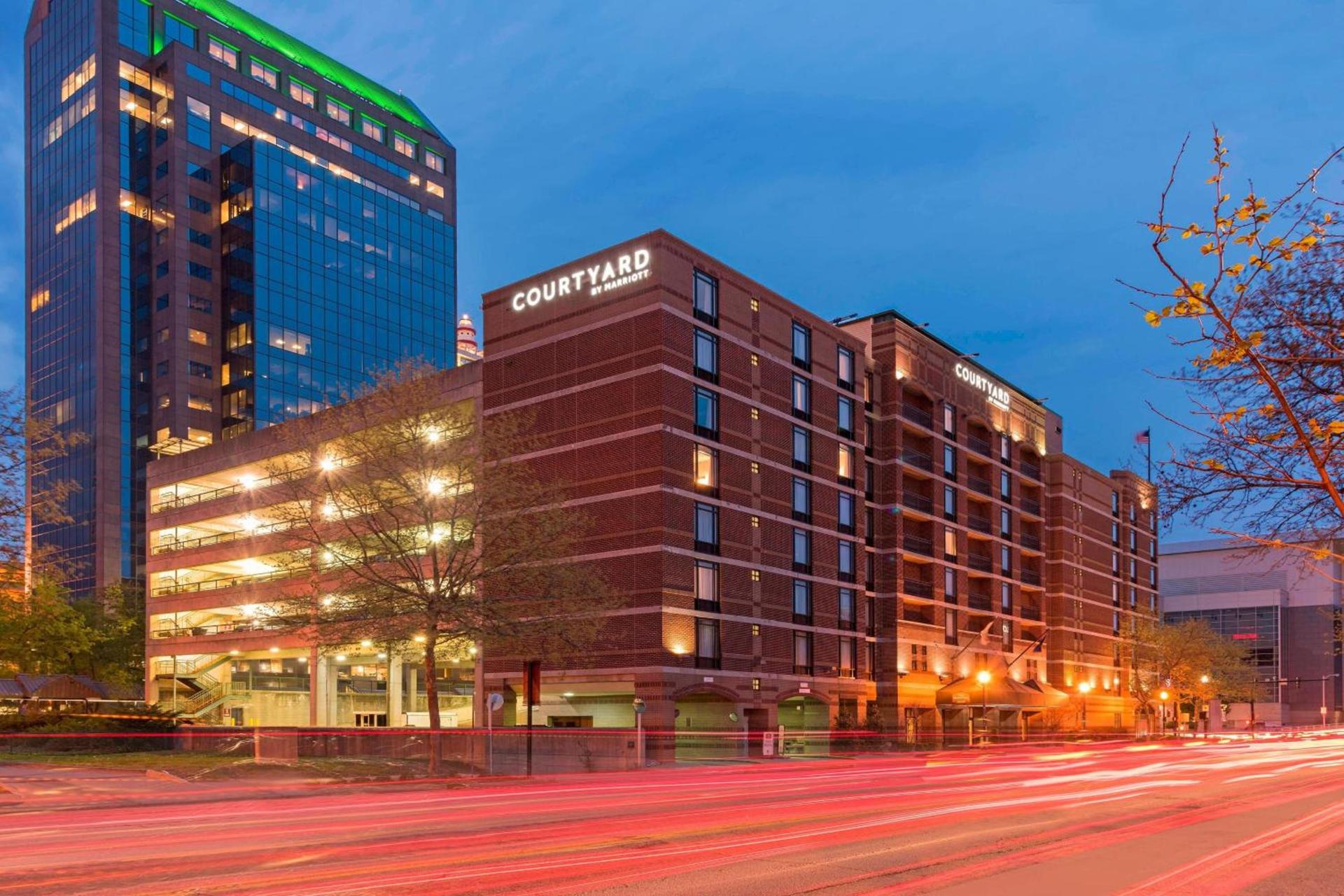 Courtyard by Marriott Louisville Downtown photo 1