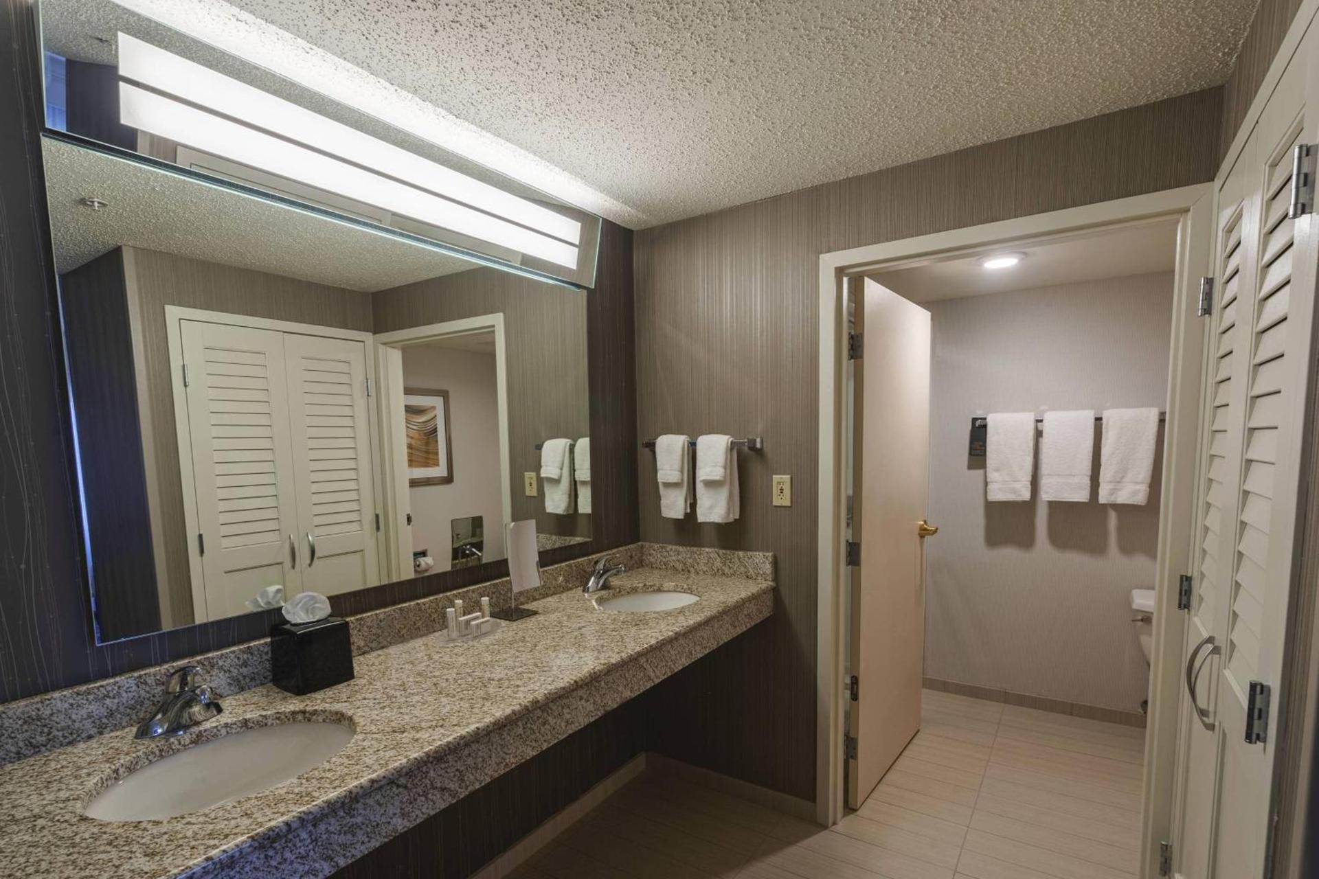 Courtyard by Marriott Cleveland Willoughby photo 12