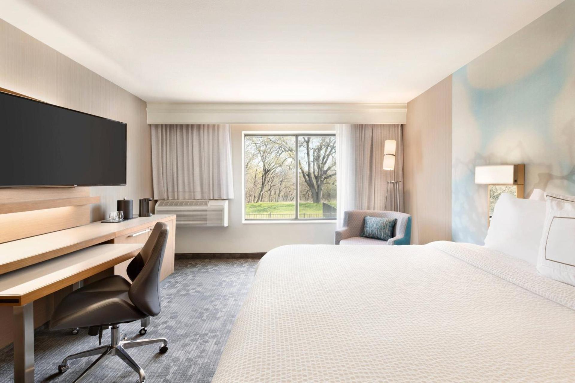 Courtyard by Marriott Roseville photo 12