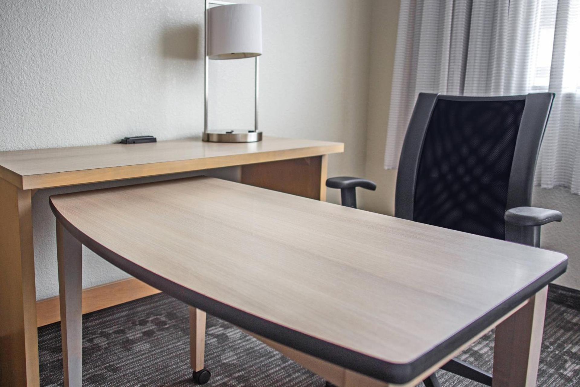 Courtyard by Marriott Columbus Downtown photo 11