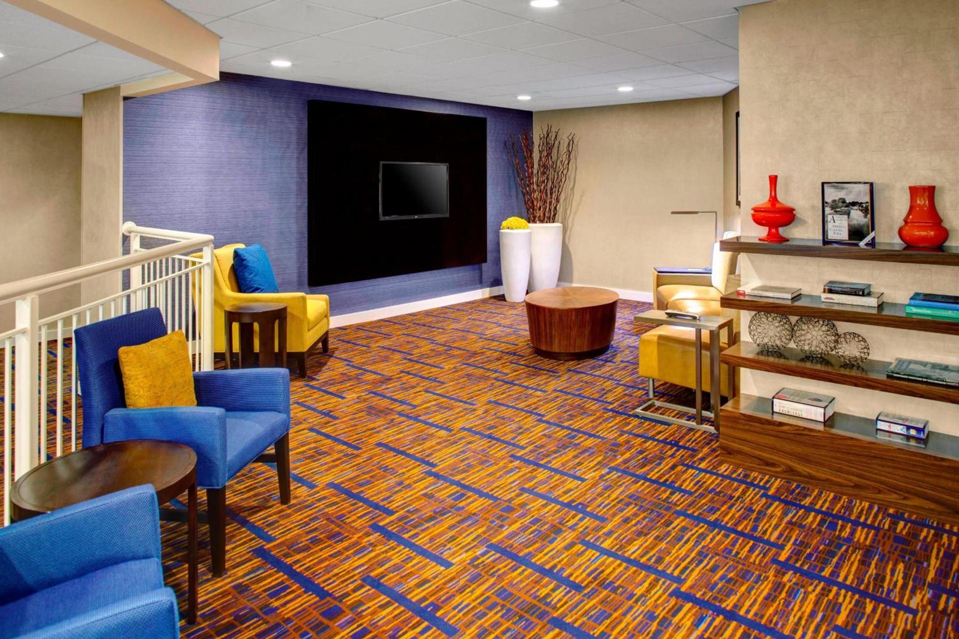 Courtyard by Marriott Columbus Downtown photo 21