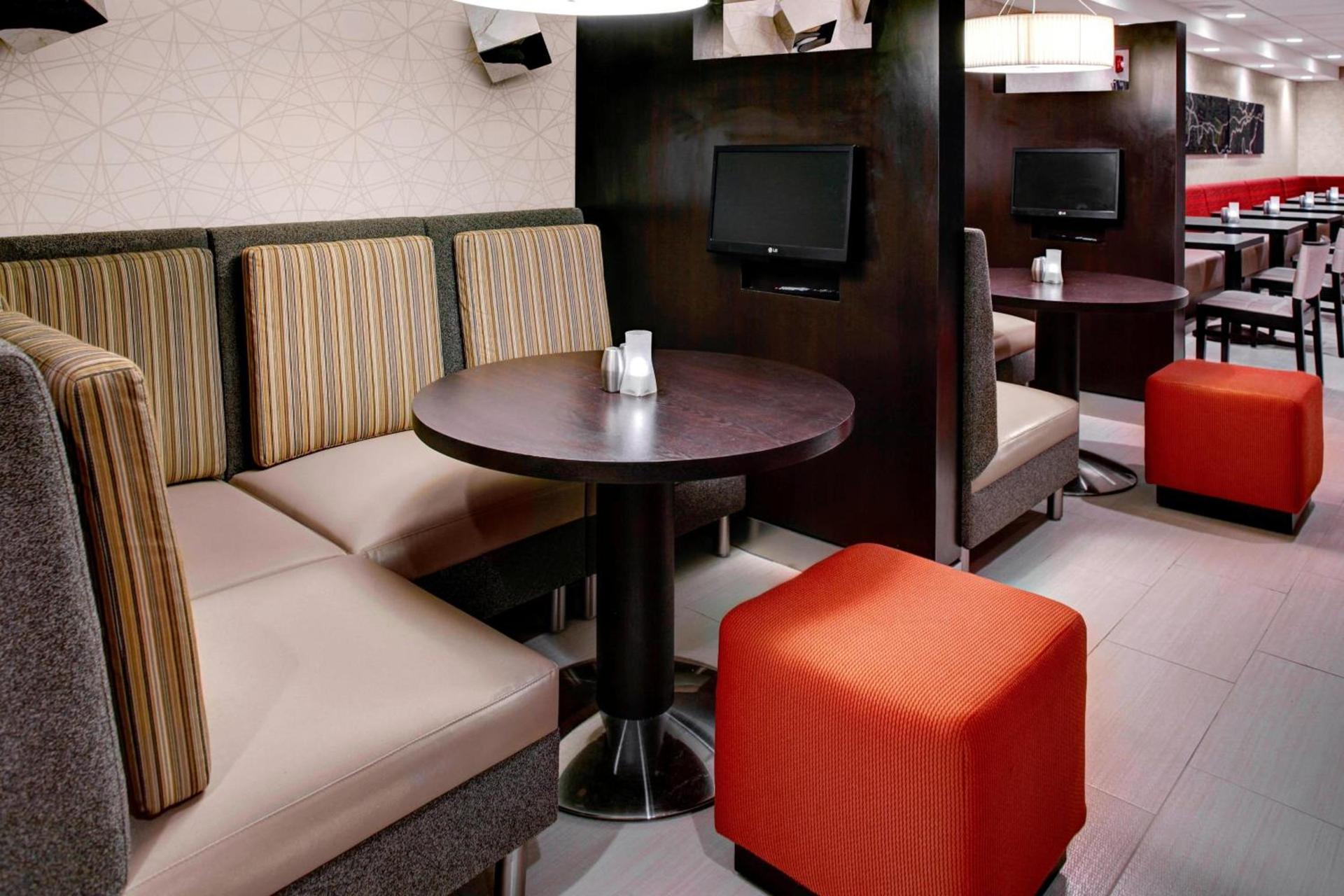 Courtyard by Marriott Columbus Downtown photo 26