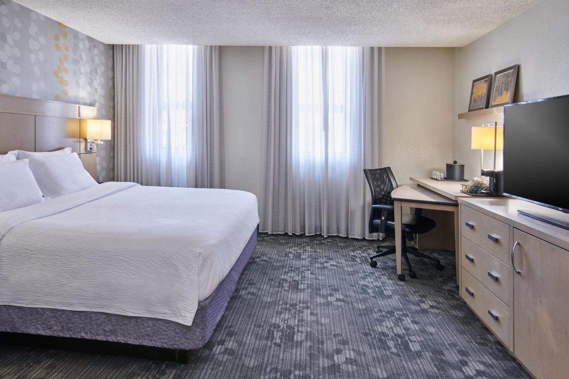 Courtyard by Marriott Columbus Downtown photo 8