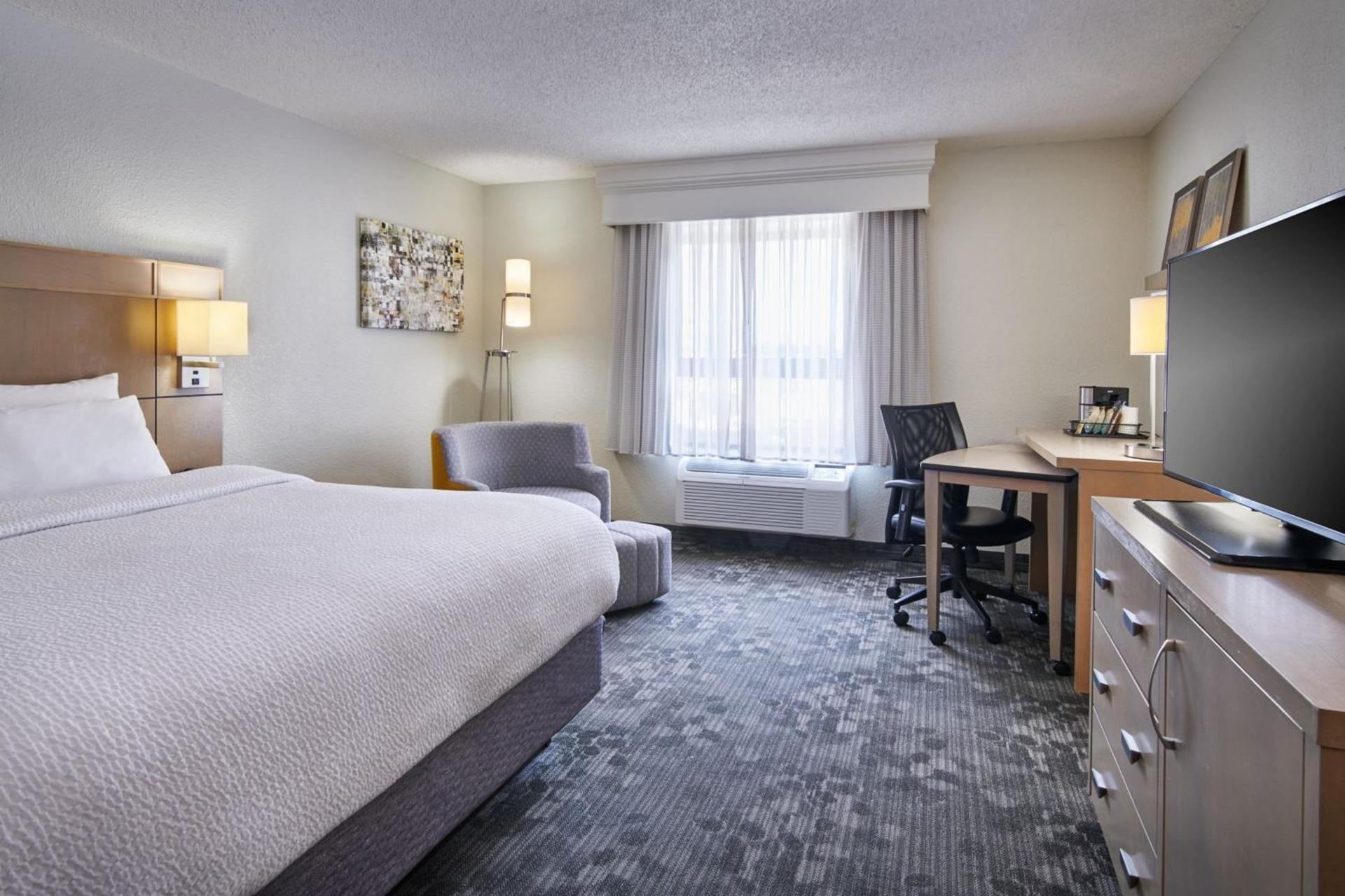 Courtyard by Marriott Columbus Downtown photo 9