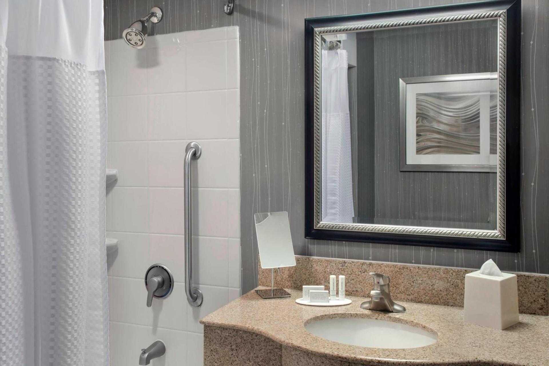 Courtyard by Marriott Paramus photo 9