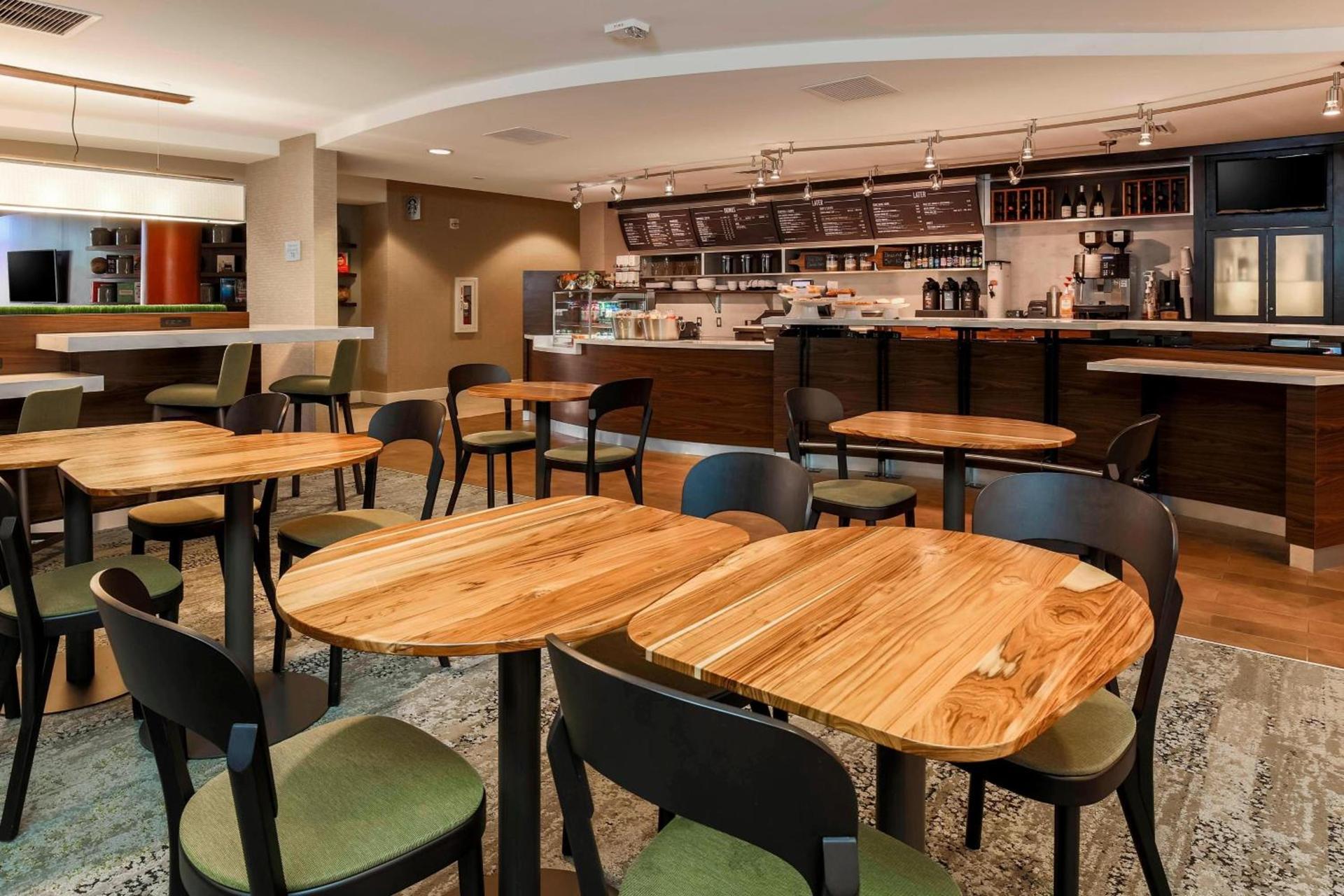 Courtyard by Marriott Potomac Mills Woodbridge photo 37