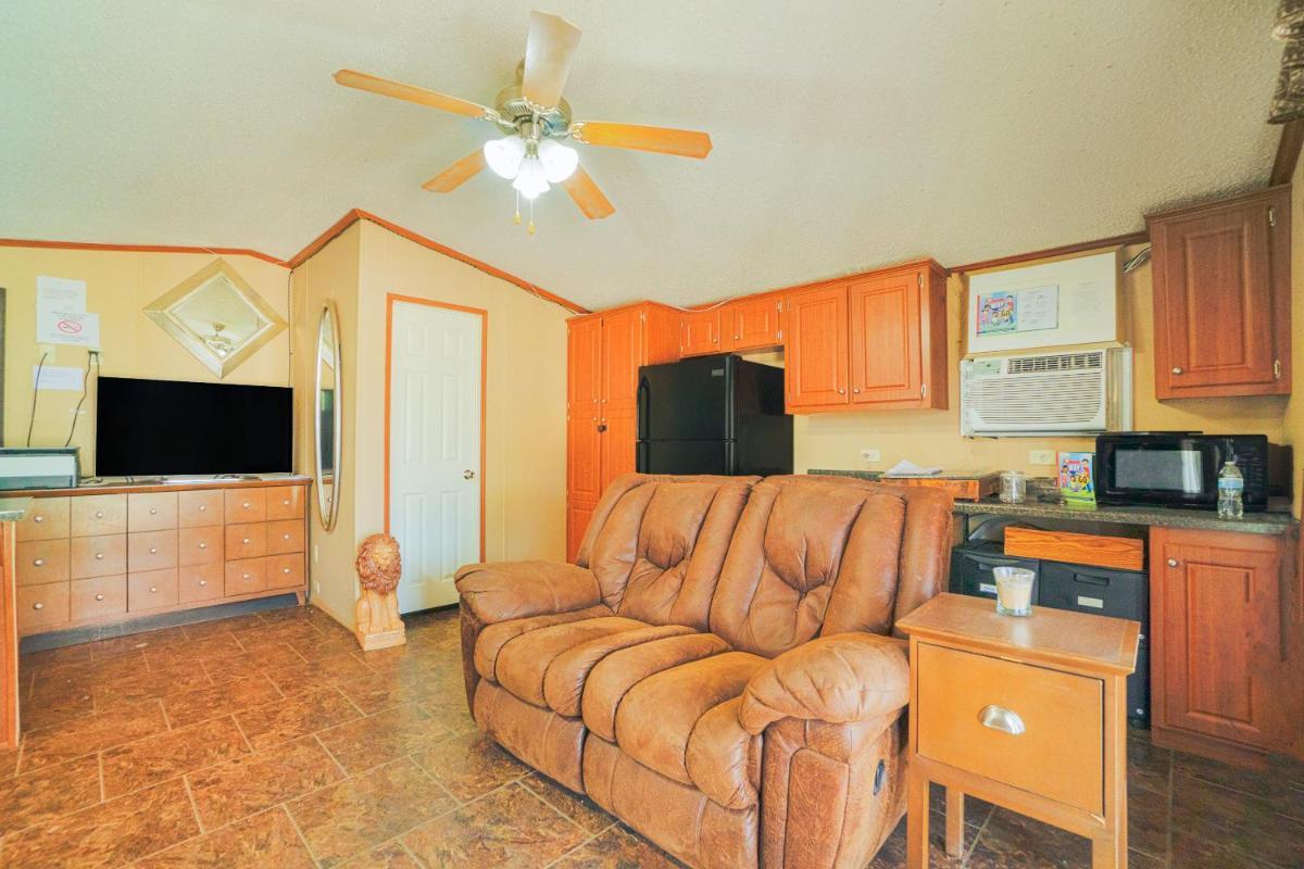 Grand Eagle Ford Lodge & RV Park Nixon By OYO photo 17