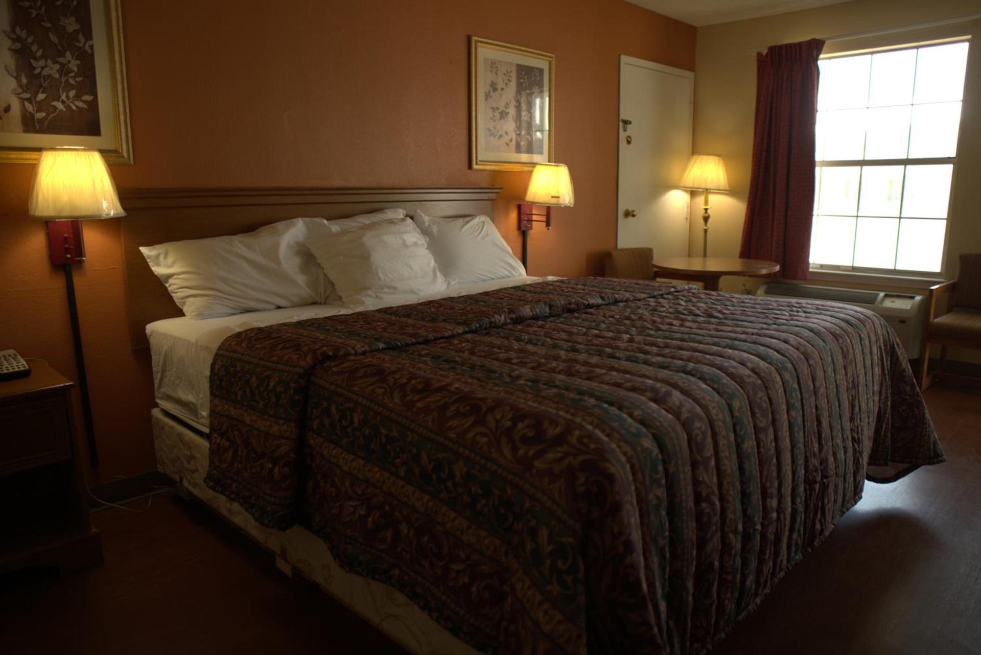 Key West Inn - Chatsworth photo 12