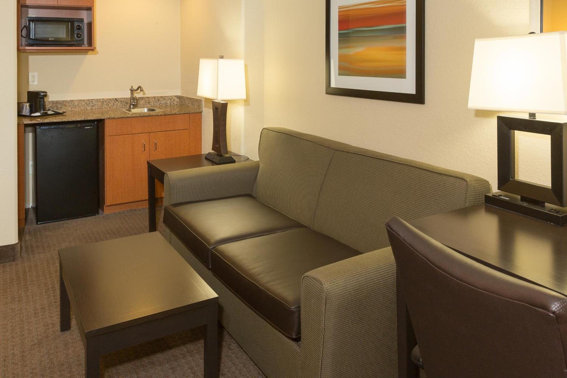Holiday Inn Express Hotel & Suites Jacksonville Airport by IHG photo 6
