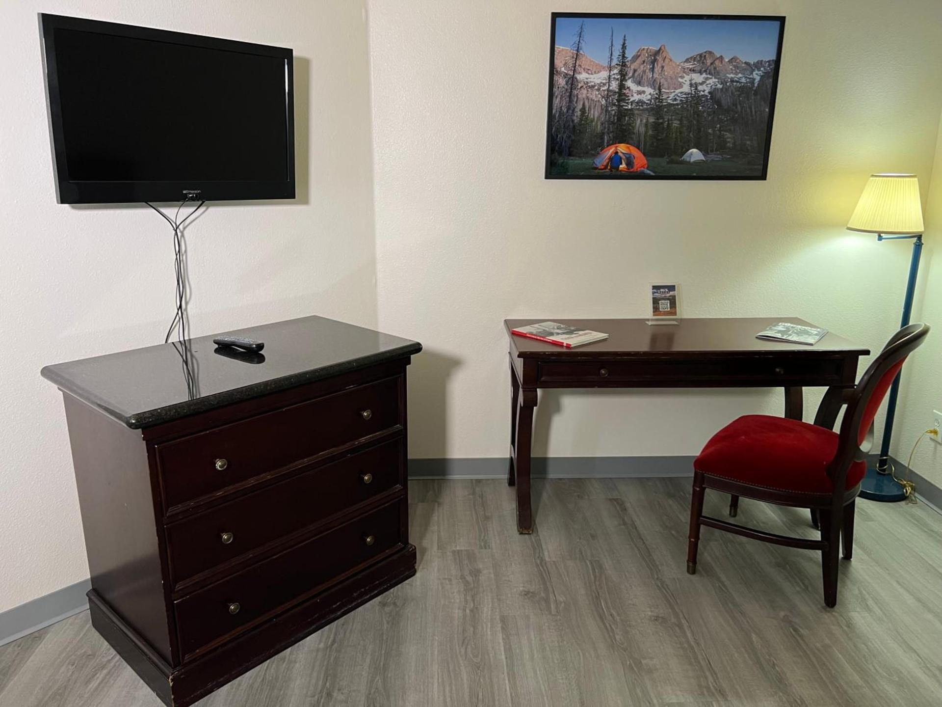 The Junction Hotel and Hostel photo 35