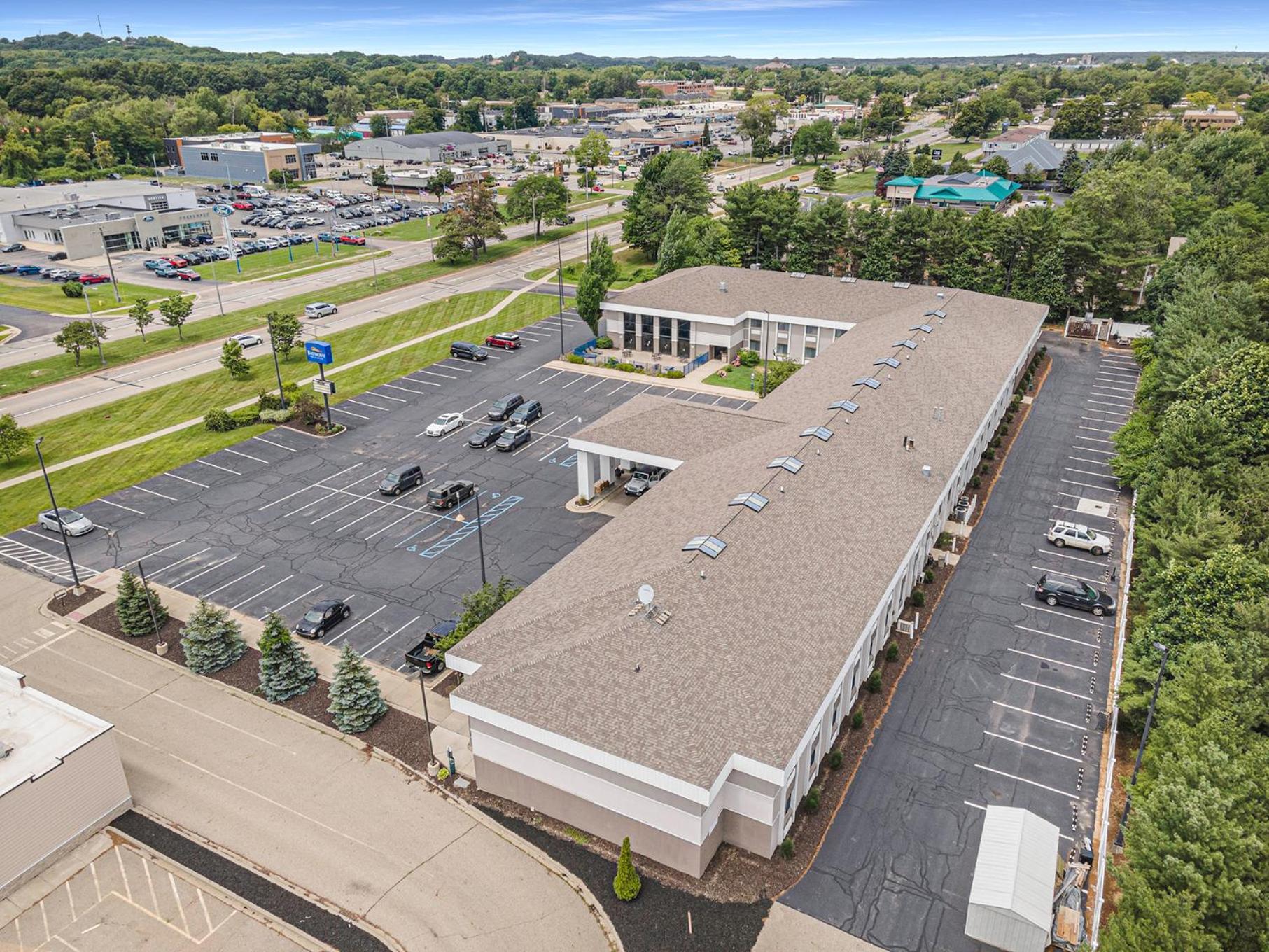 Baymont by Wyndham Grand Haven photo 25