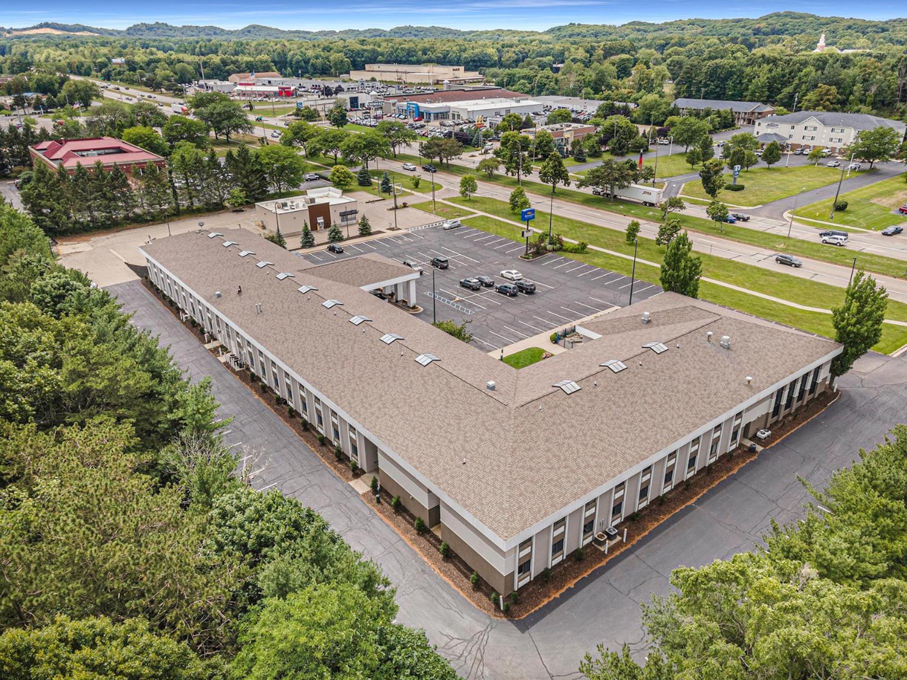 Baymont by Wyndham Grand Haven photo 24