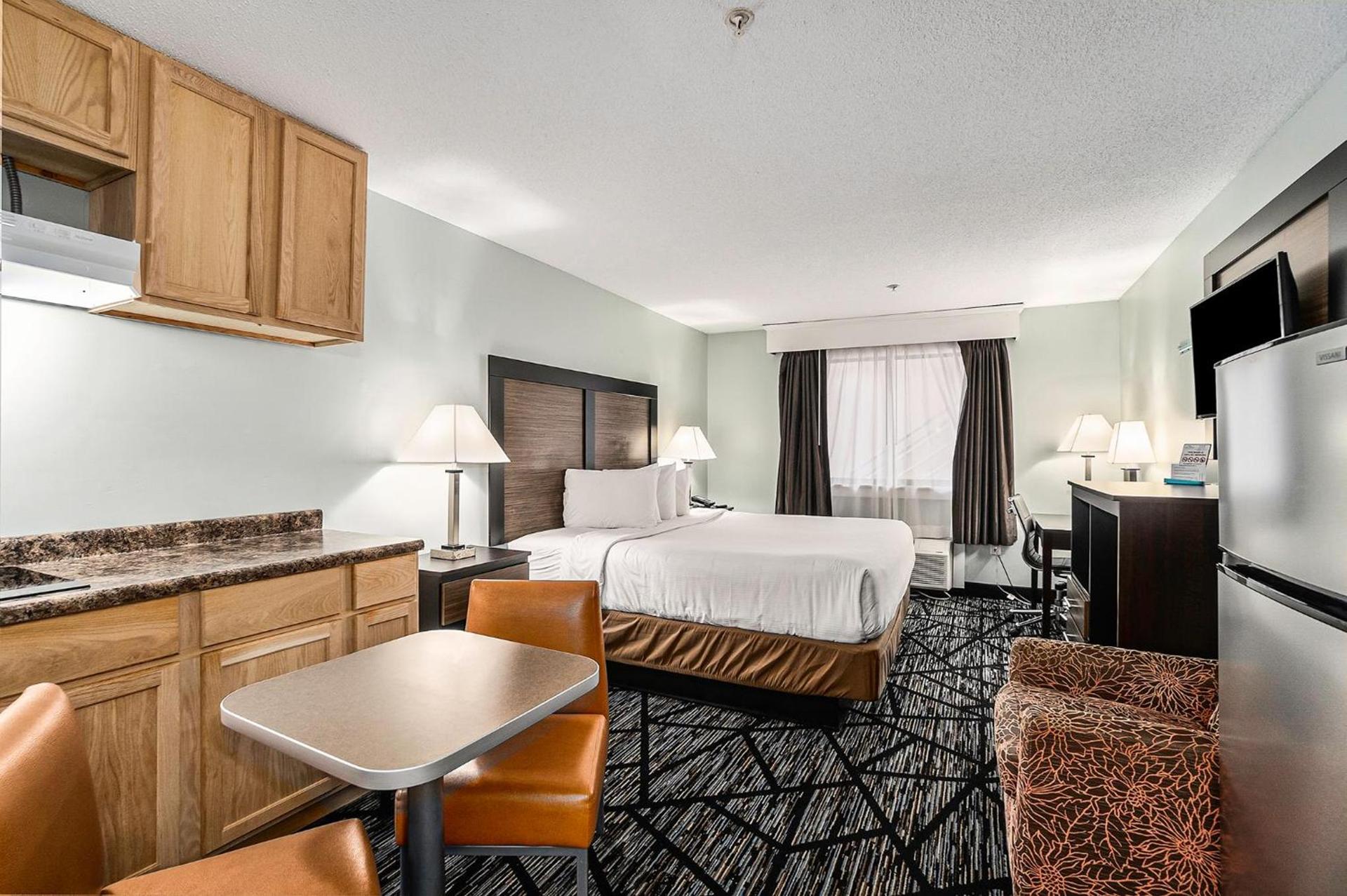 Baymont by Wyndham Grand Haven photo 28