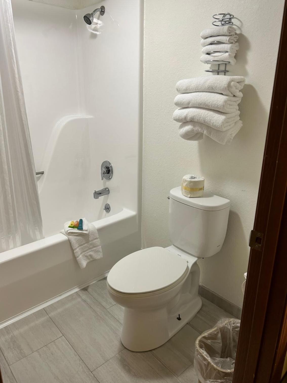 Seven Gables Inn photo 13