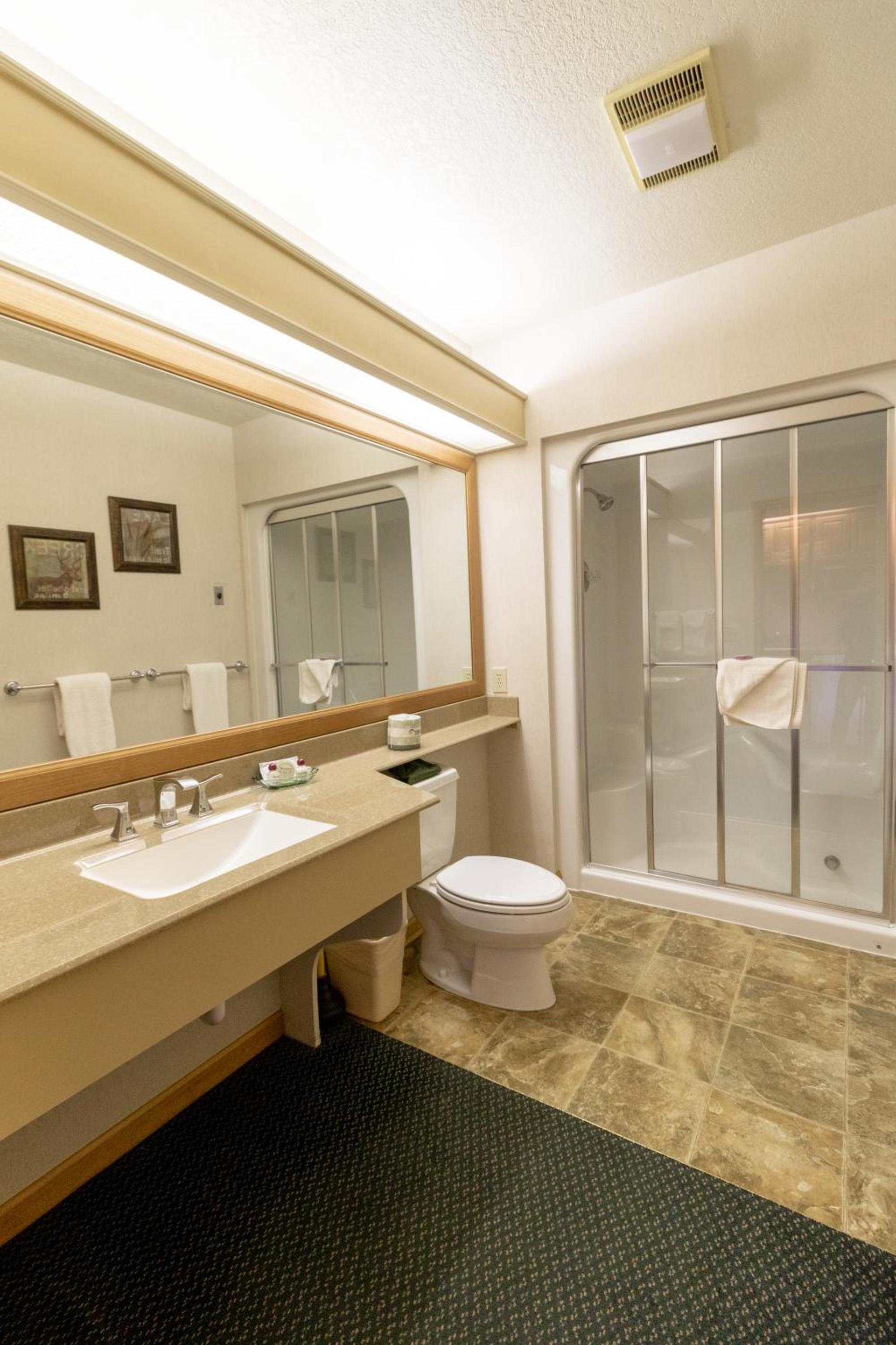 Wildwood Inn photo 11