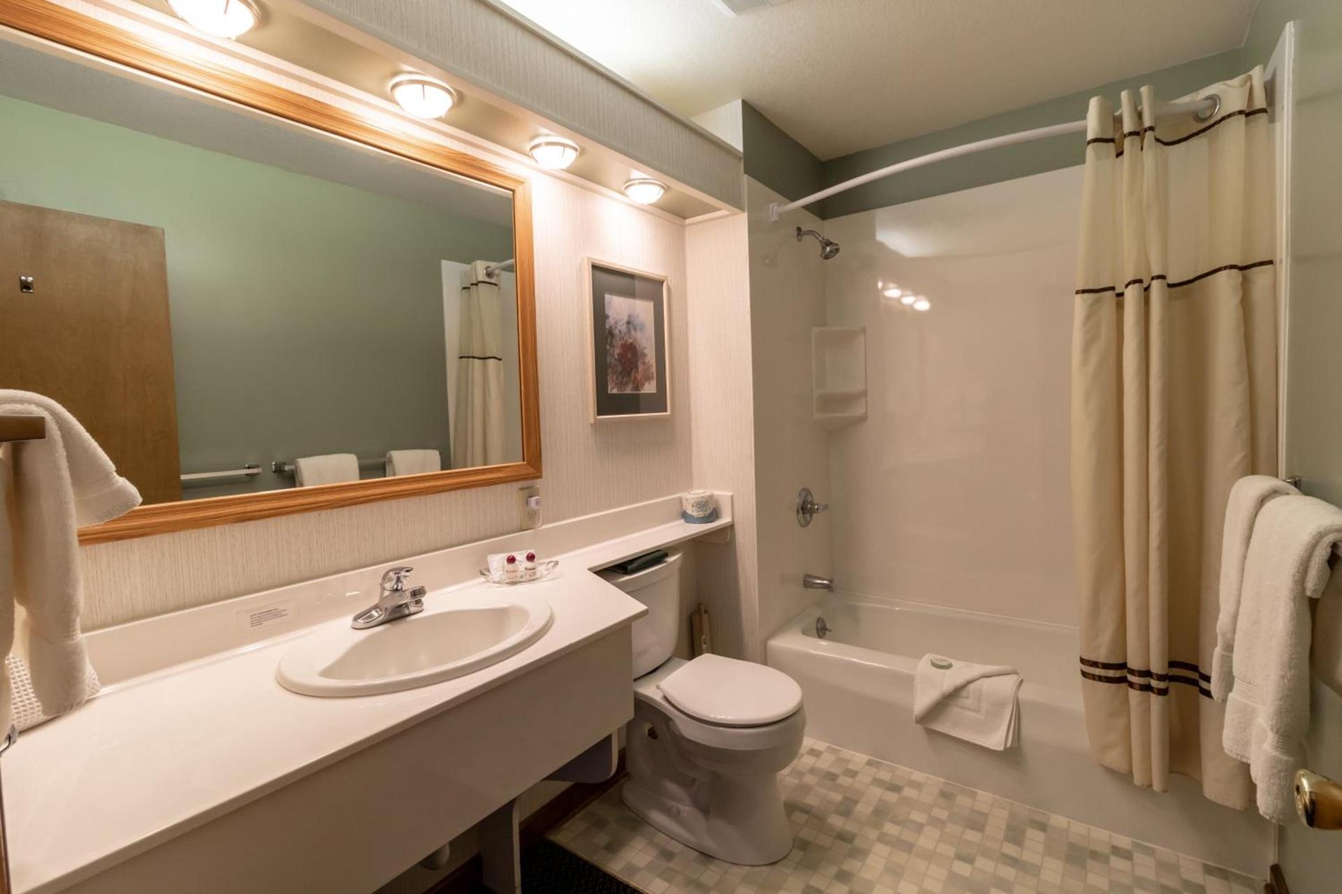 Wildwood Inn photo 17