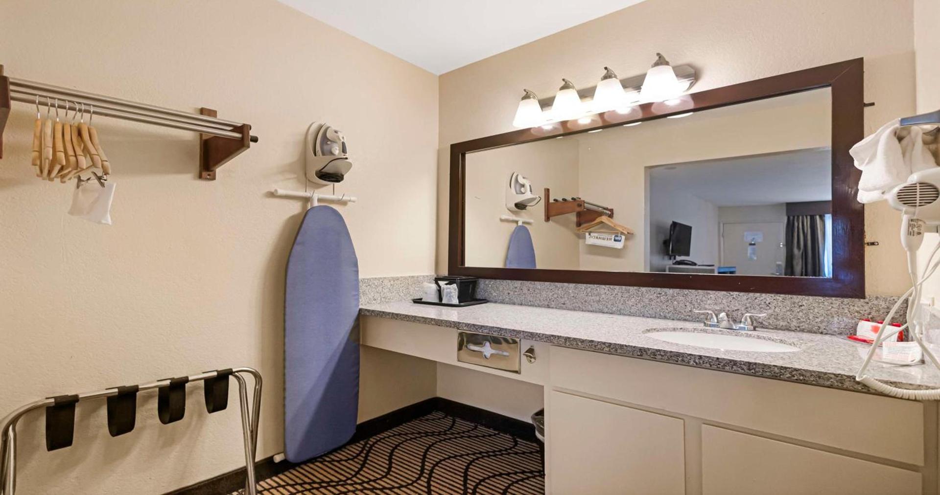 SureStay Plus Hotel by Best Western Sacramento North photo 31