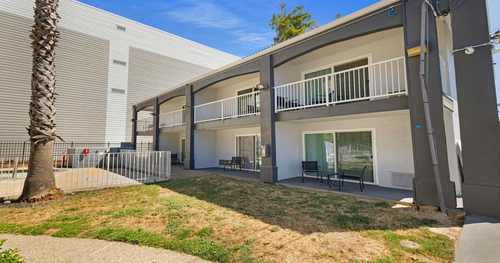 SureStay Plus Hotel by Best Western Sacramento North photo 4