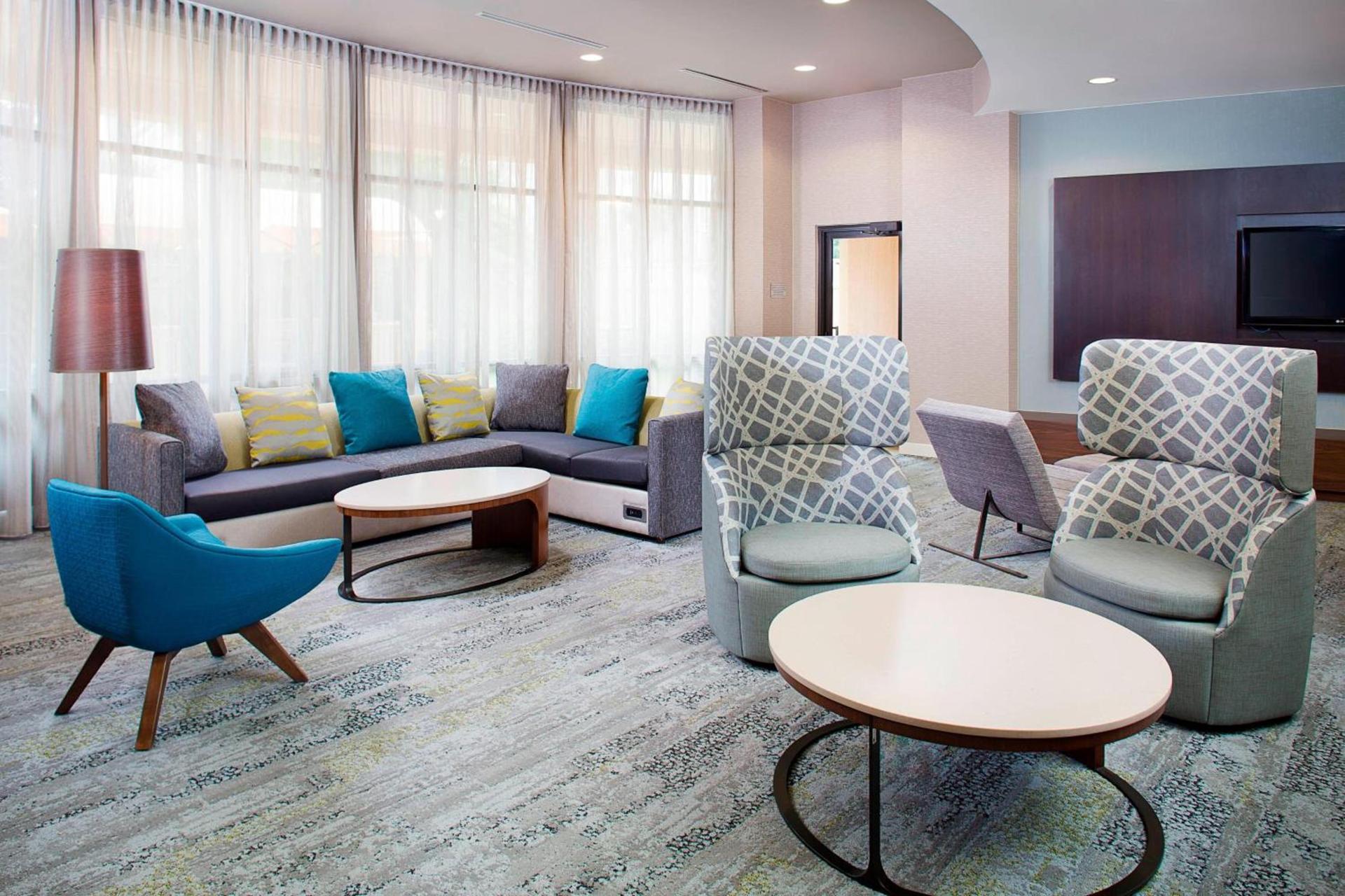 Courtyard by Marriott Roanoke Airport photo 3