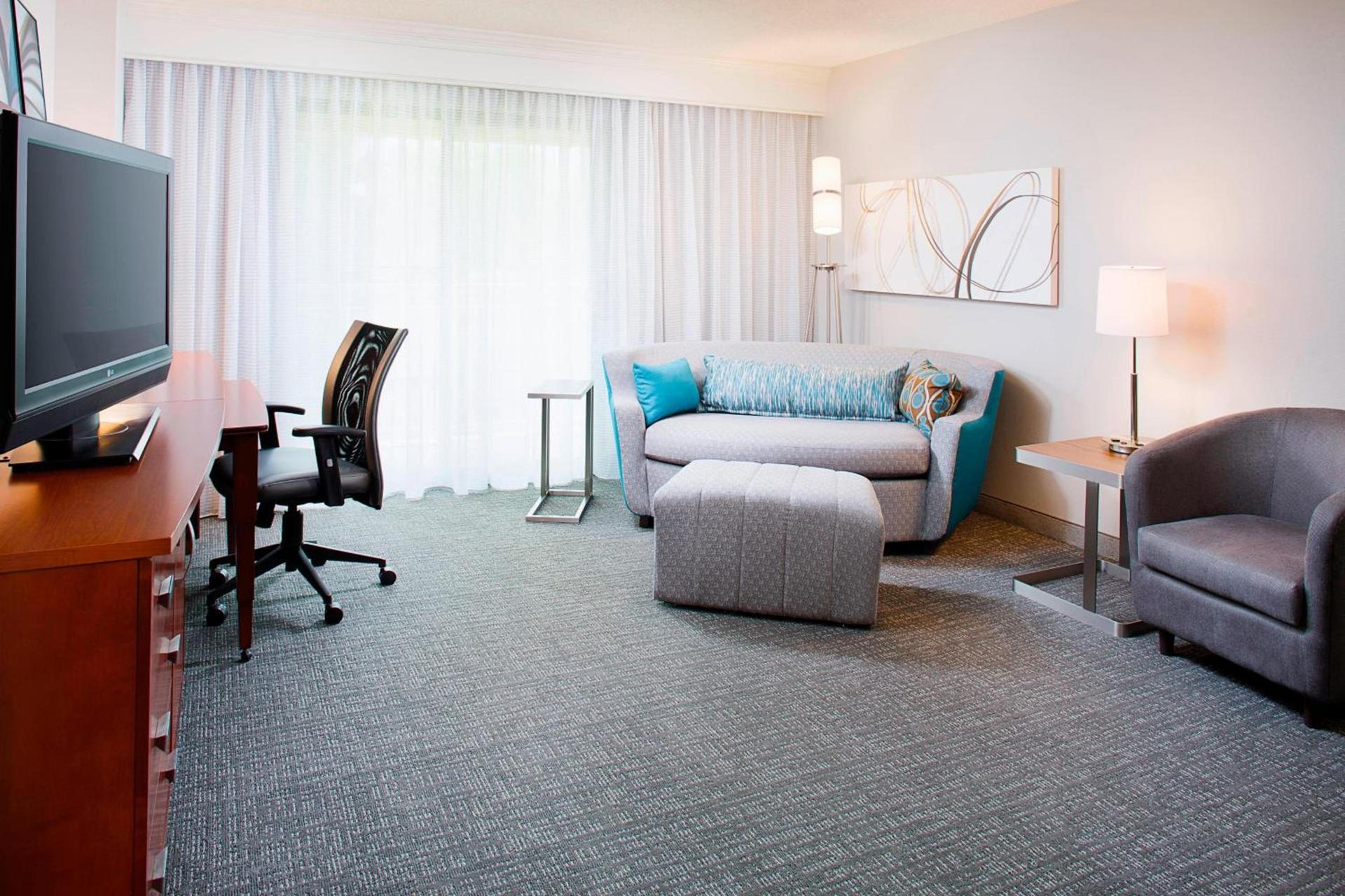 Courtyard by Marriott Roanoke Airport photo 9