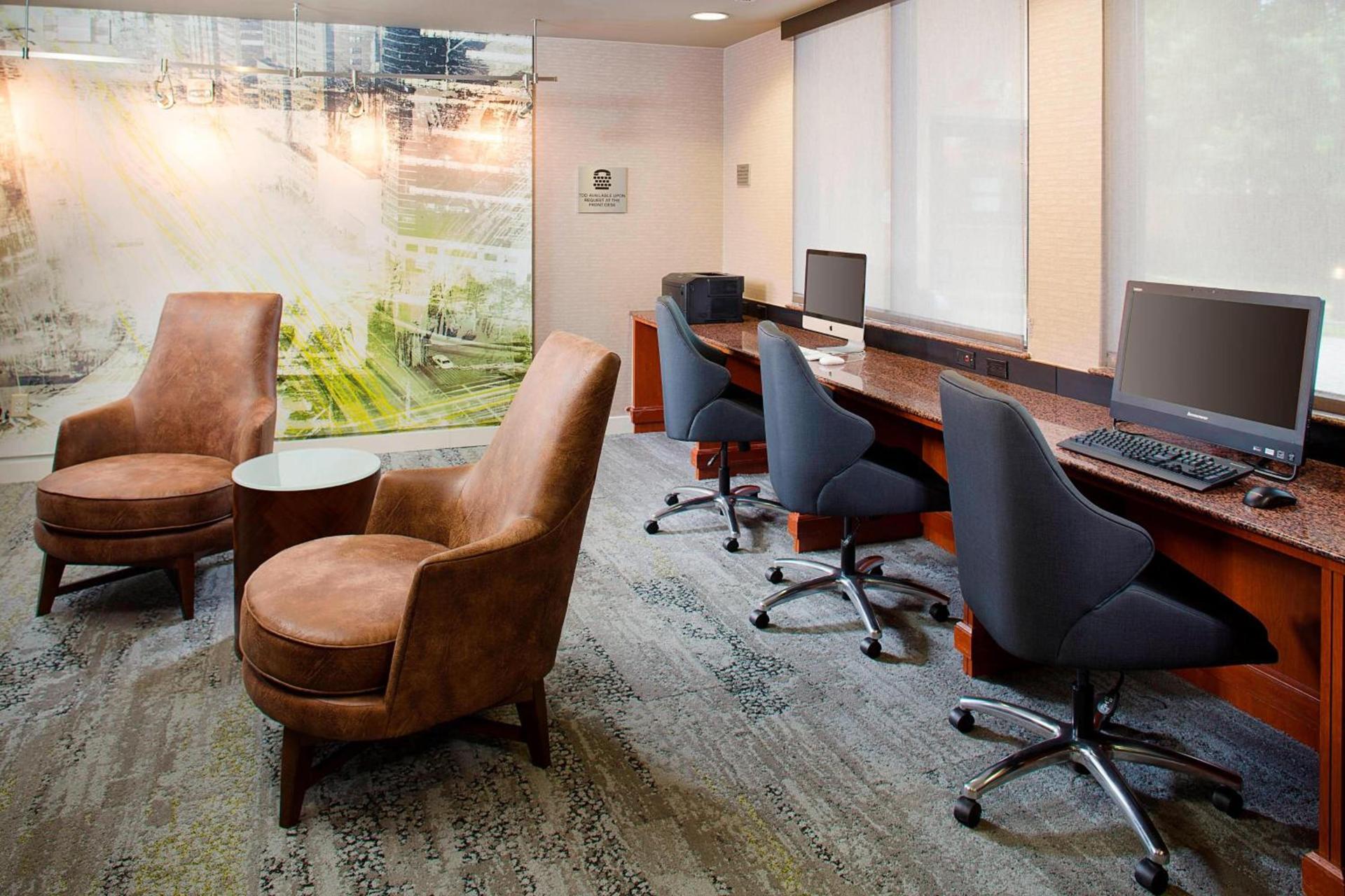 Courtyard by Marriott Roanoke Airport photo 12