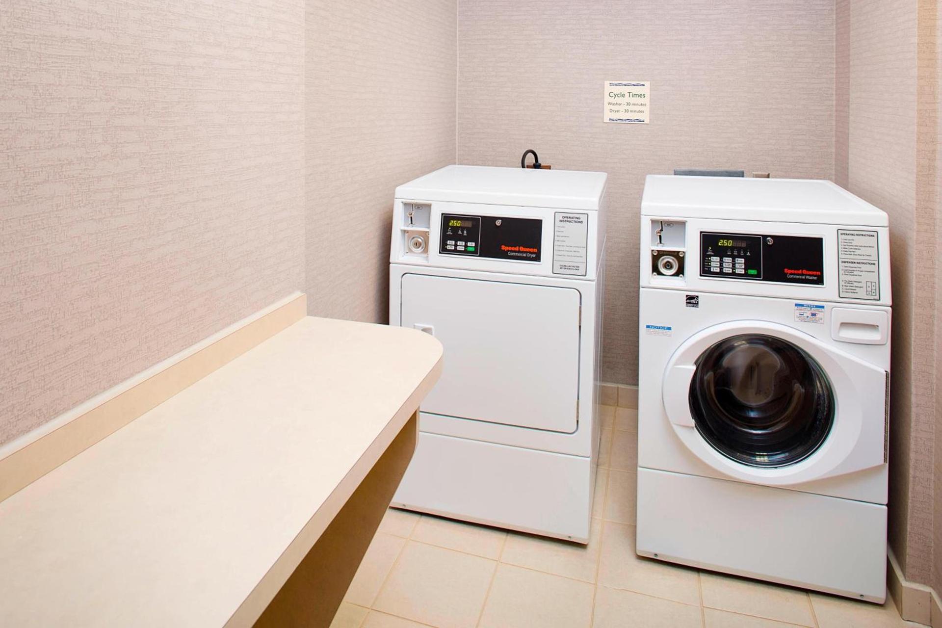Courtyard by Marriott Roanoke Airport photo 15