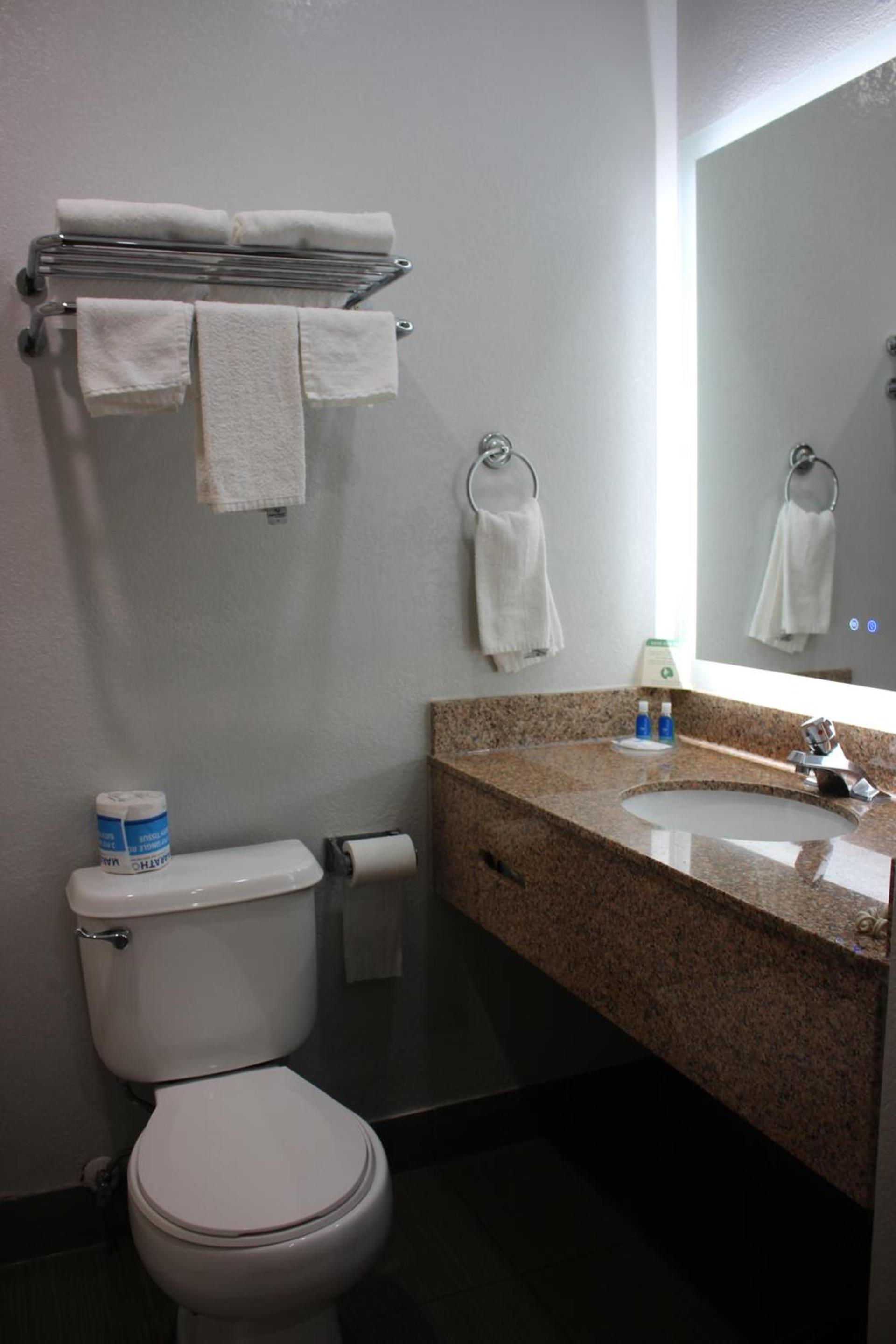 Rodeway Inn & Suites Hayward - Oakland South photo 25