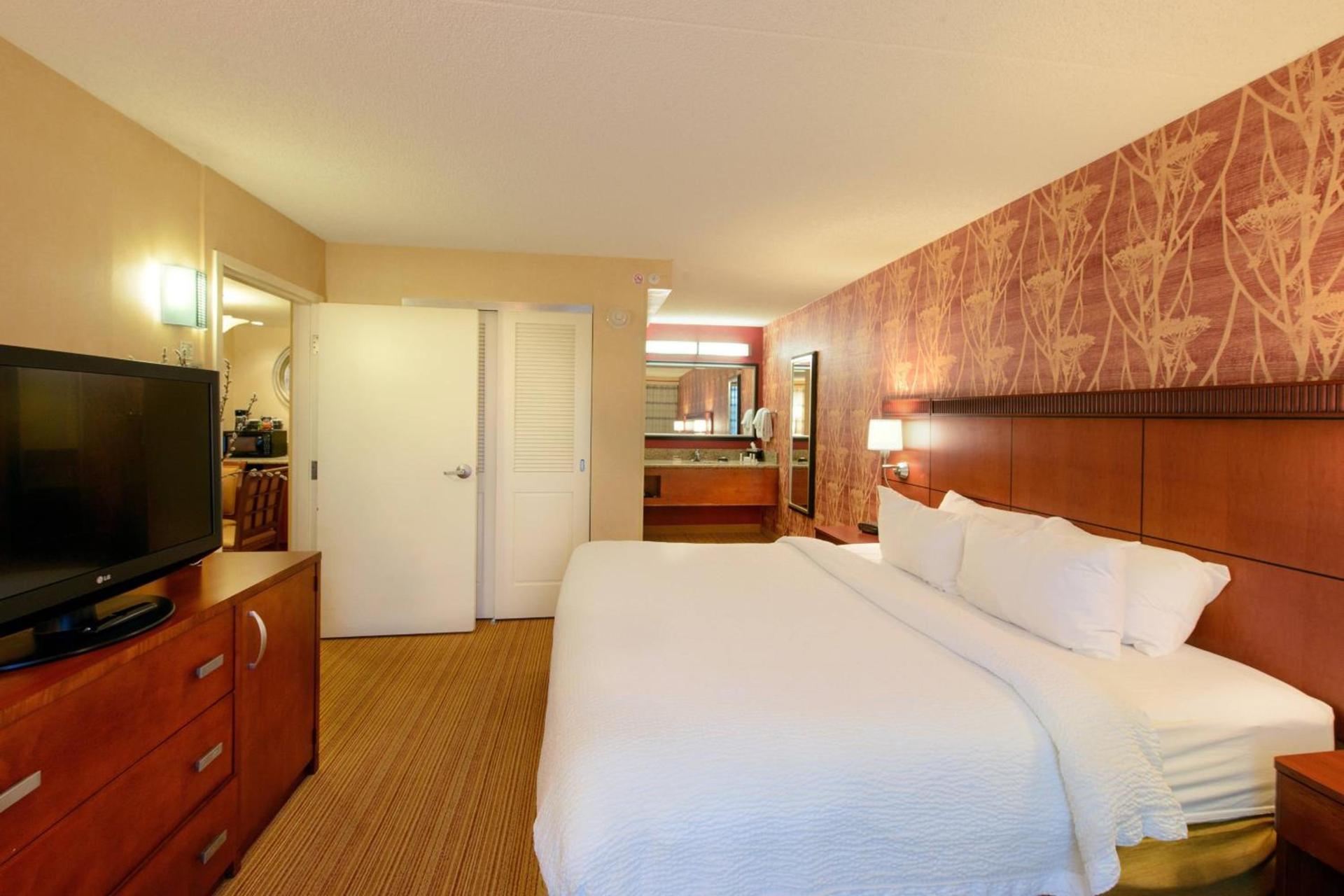 Courtyard by Marriott Canton photo 13