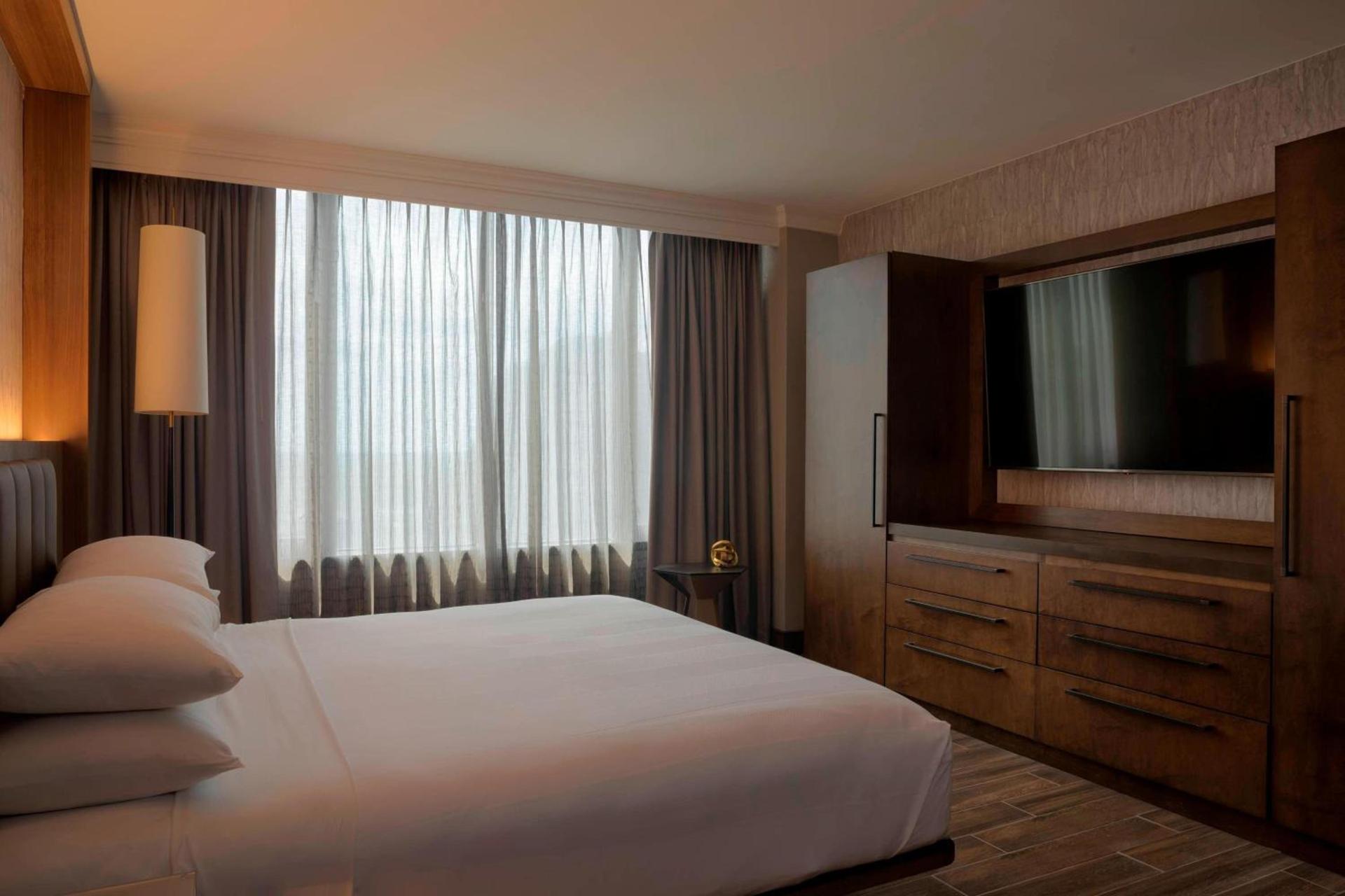 Winston-Salem Marriott photo 26