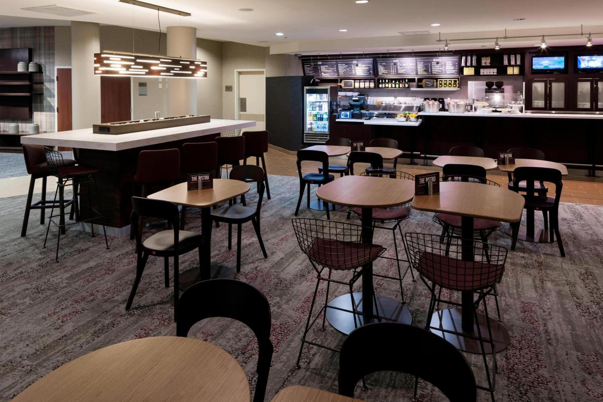 Courtyard by Marriott Miami at Dolphin Mall photo 45