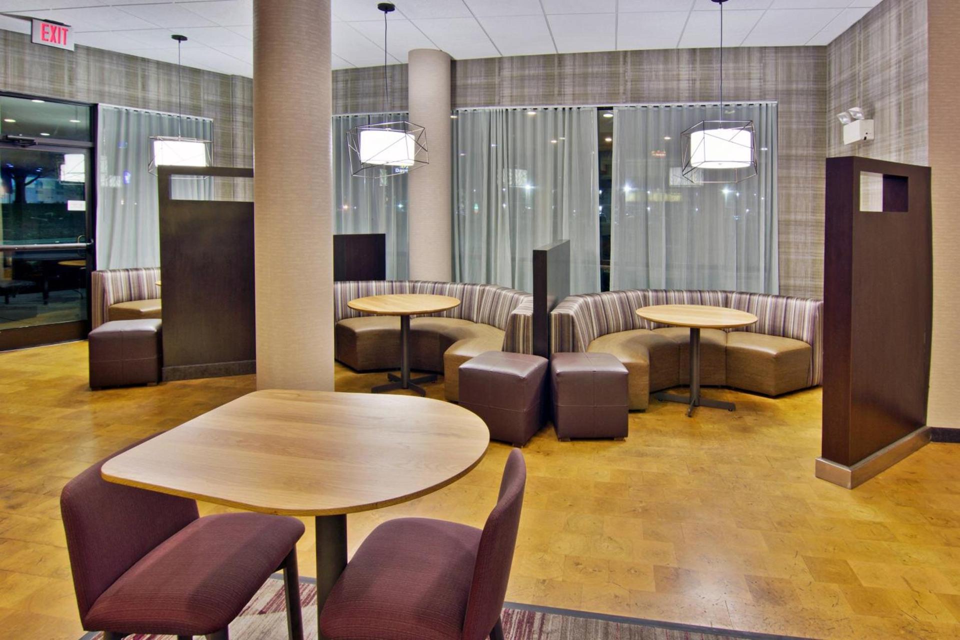 Courtyard by Marriott Clarksville photo 14