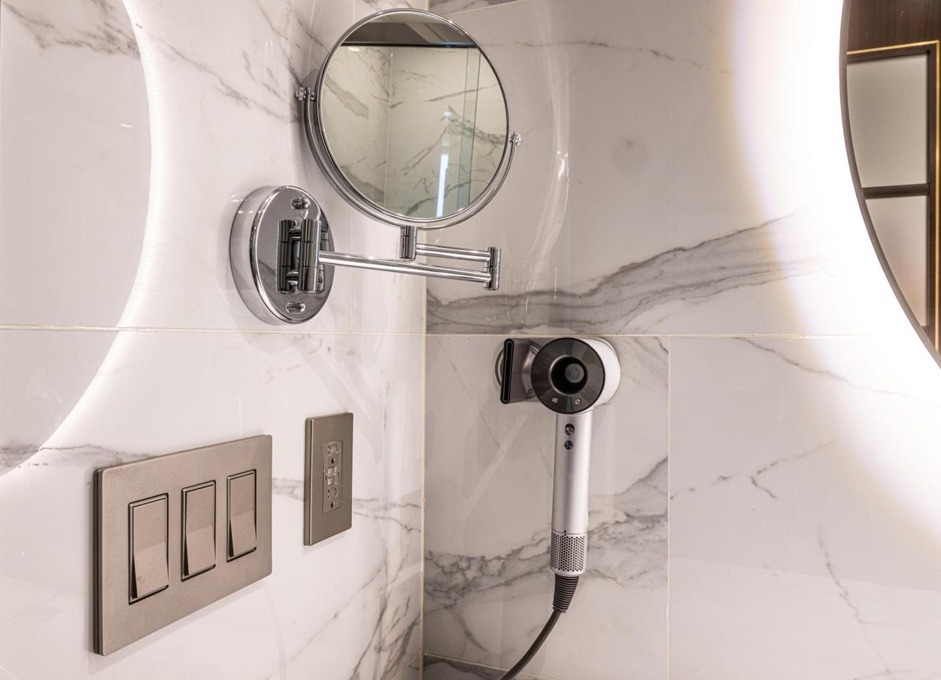 Blossom Hotel Houston, Curio Collection by Hilton photo 43