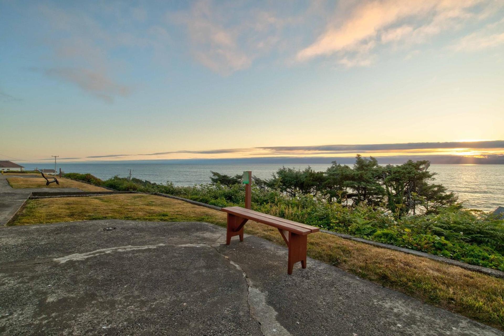 Ester Lee Oceanview Inn photo 9