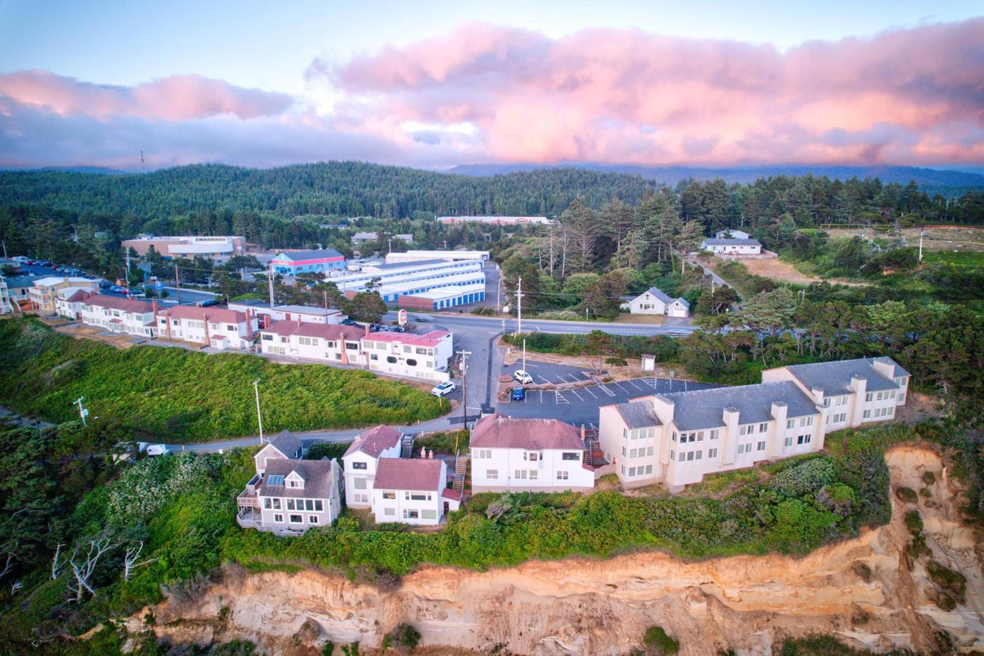 Ester Lee Oceanview Inn photo 3