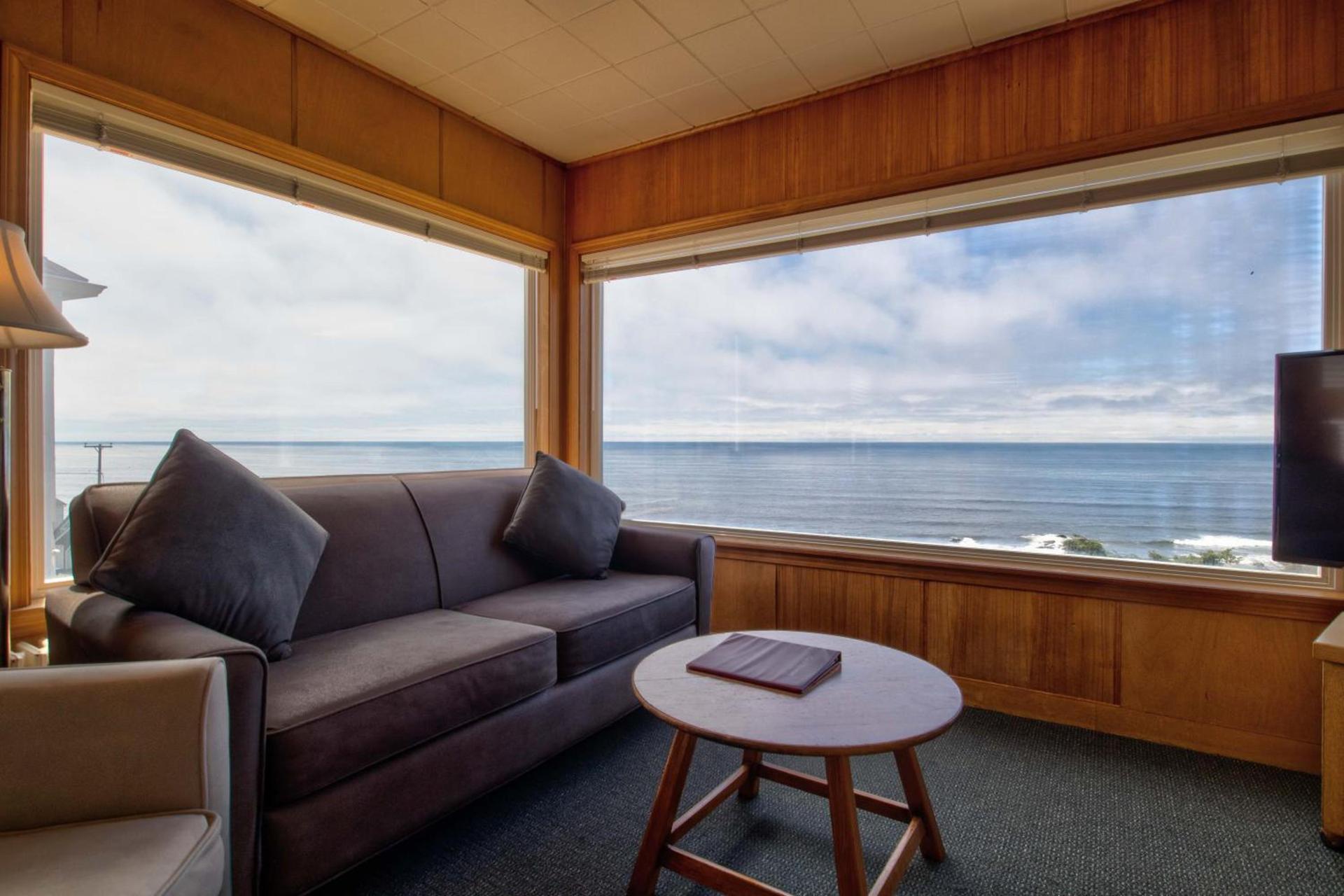 Ester Lee Oceanview Inn photo 6